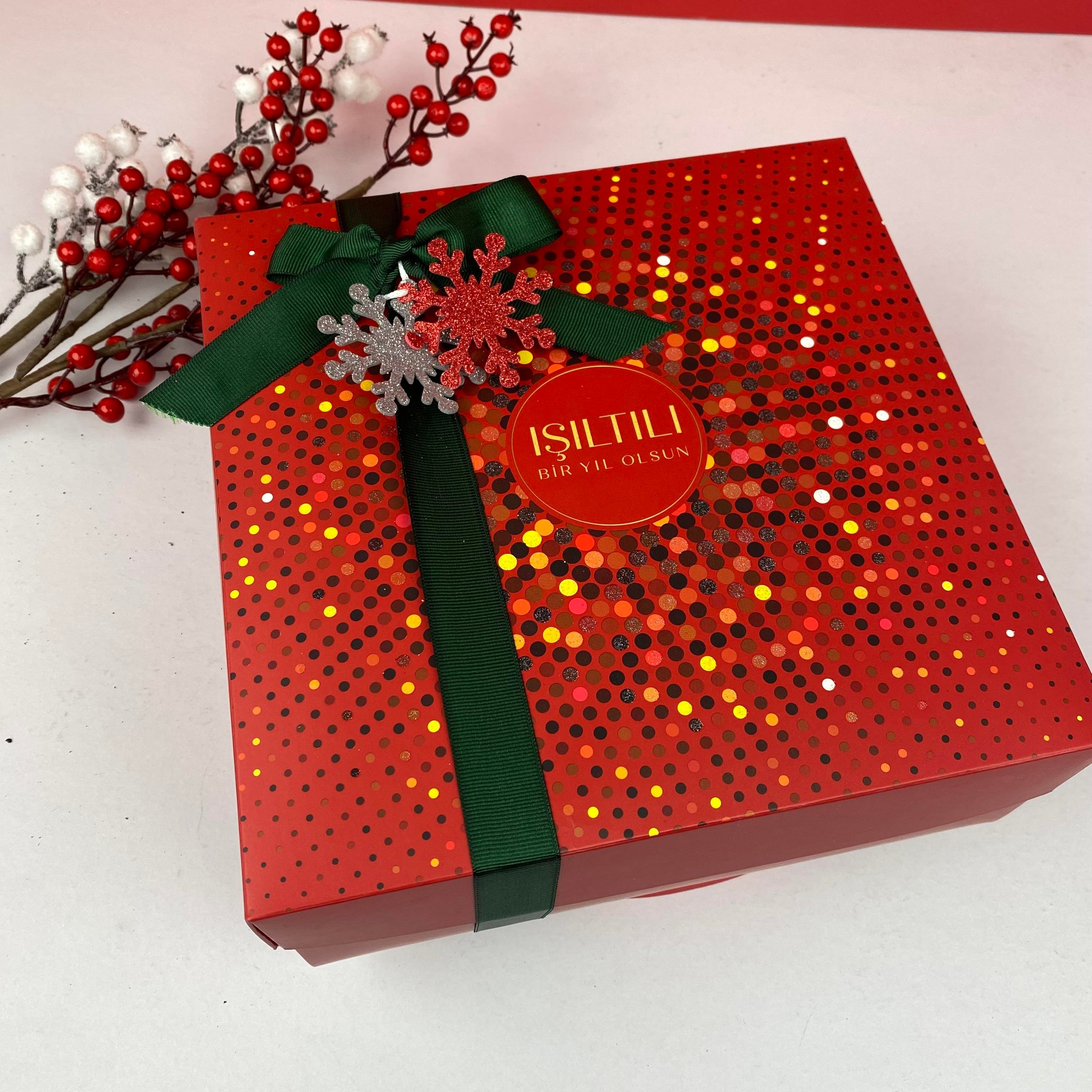 Işıltılı bir yıl olsun Yılbaşı Boş Hediye Kutusu