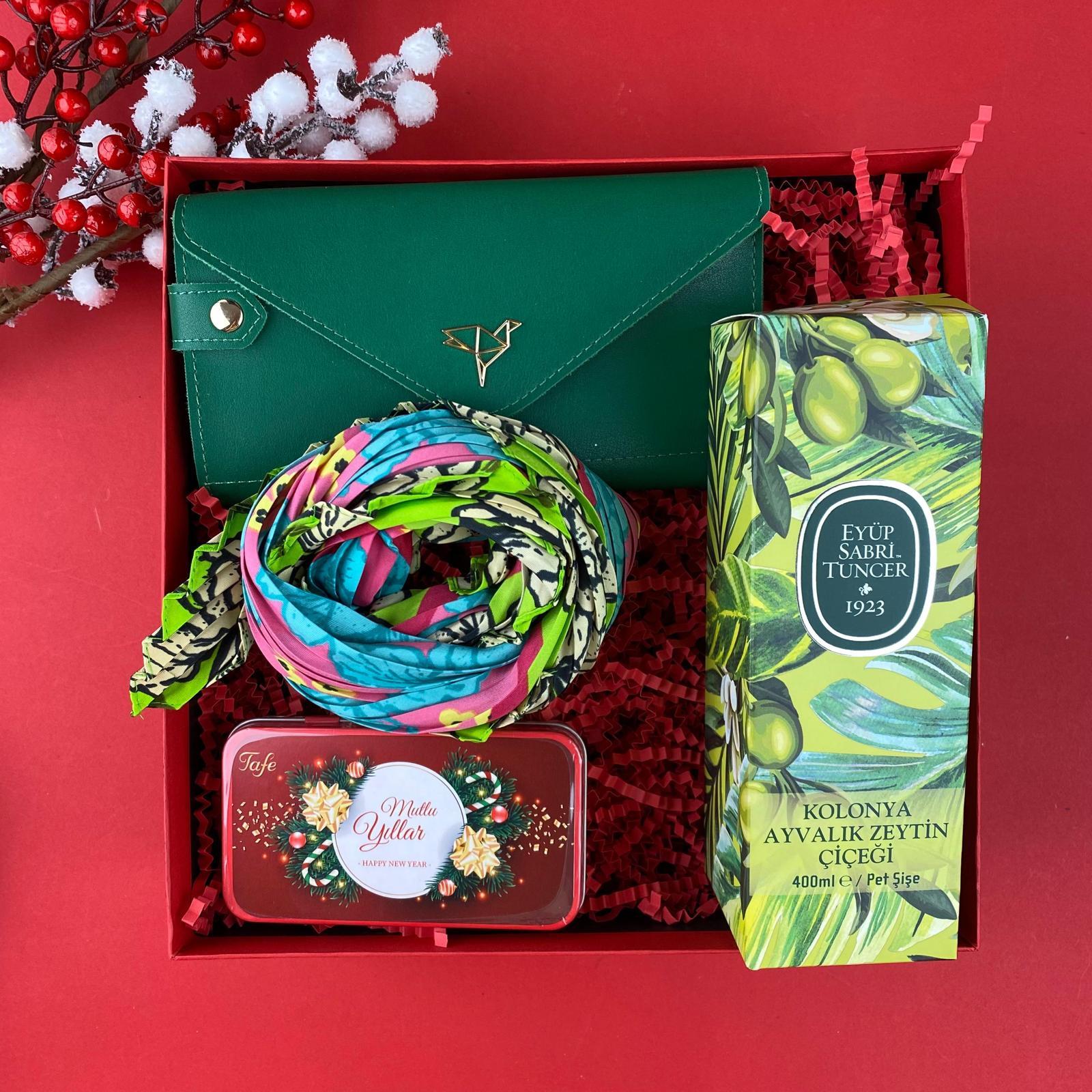 Kadın Cüzdanlı Yılbaşı Yeniyıl  Hediye Kutusu