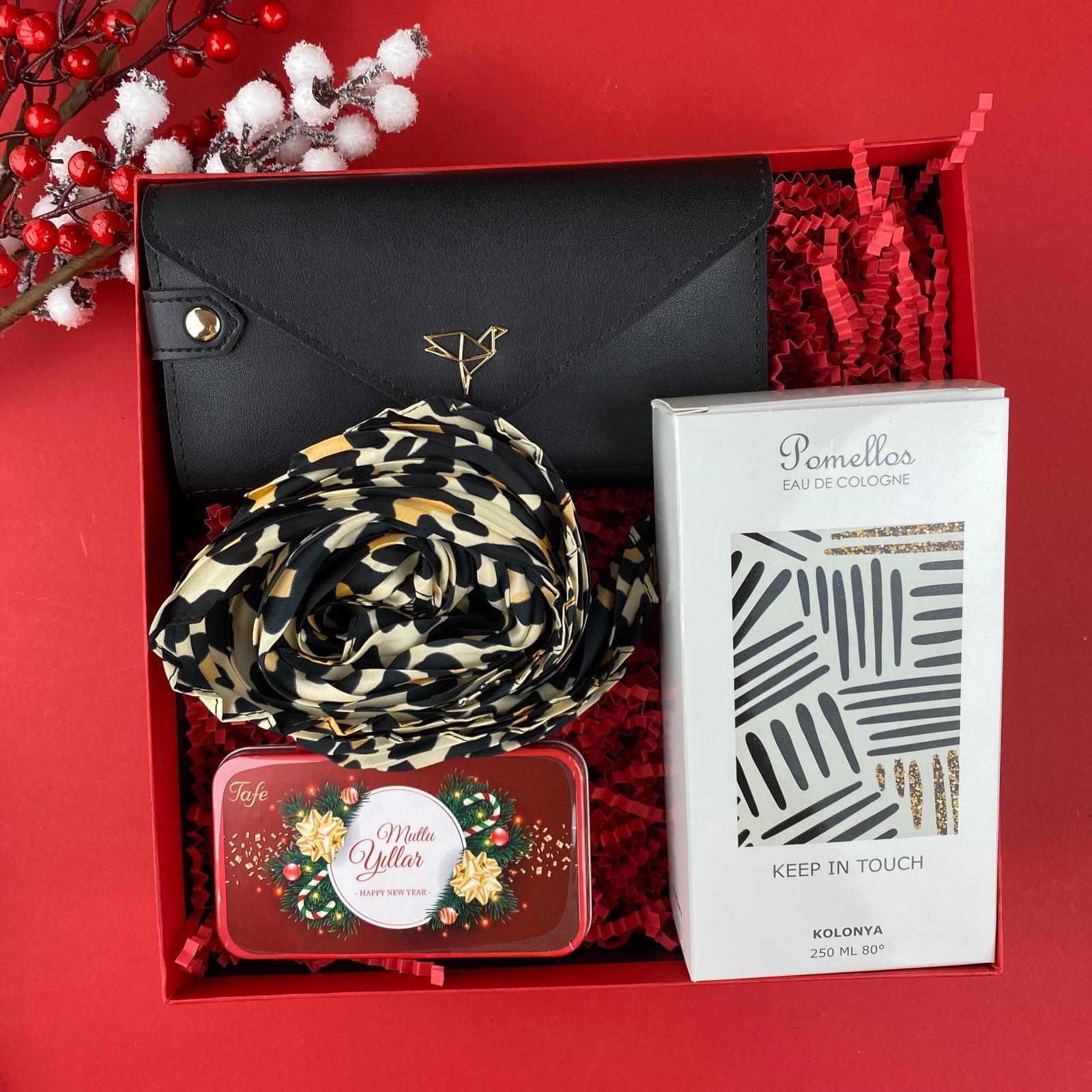 Kadın Cüzdanlı Yılbaşı Yeniyıl  Hediye Kutusu