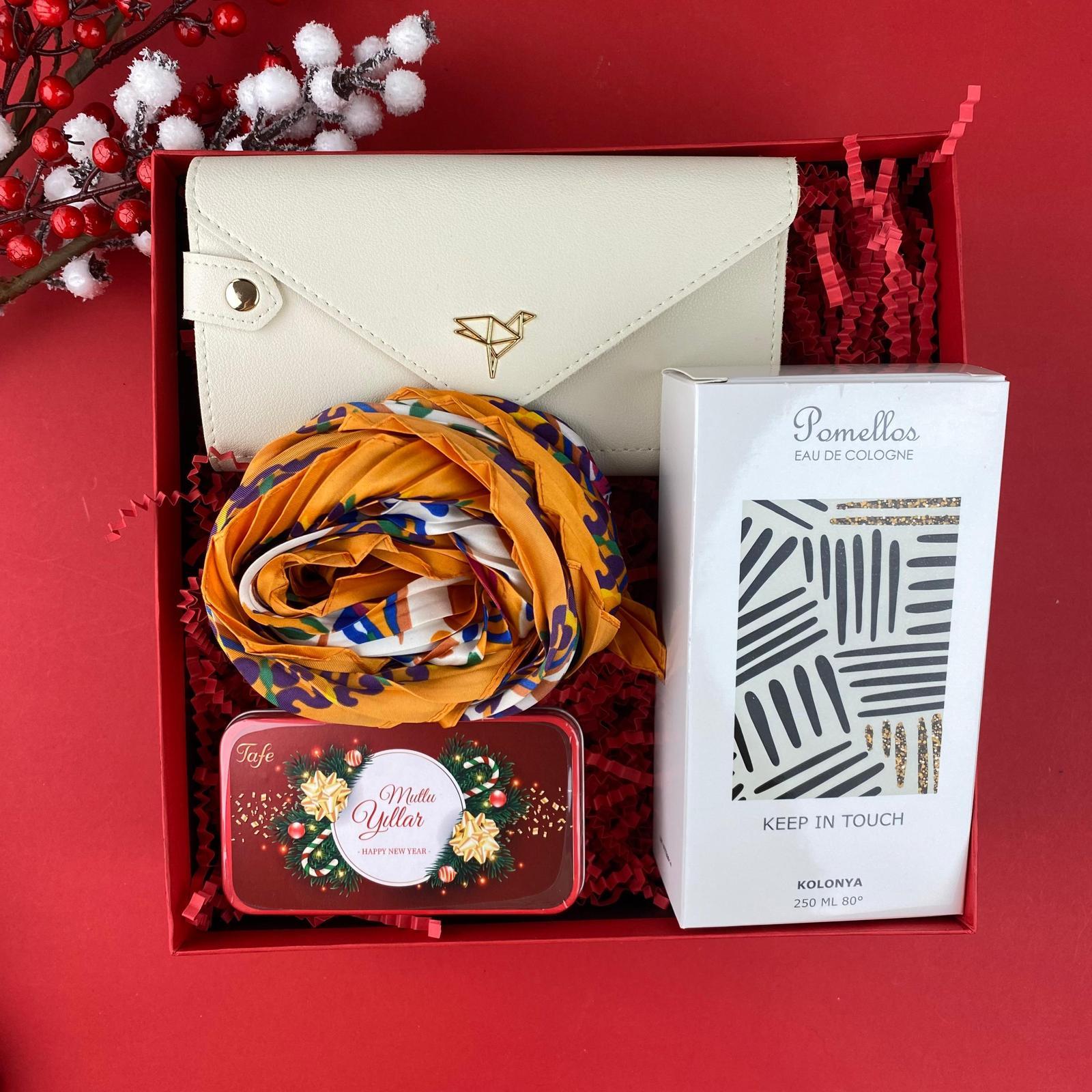 Kadın Cüzdanlı Yılbaşı Yeniyıl  Hediye Kutusu