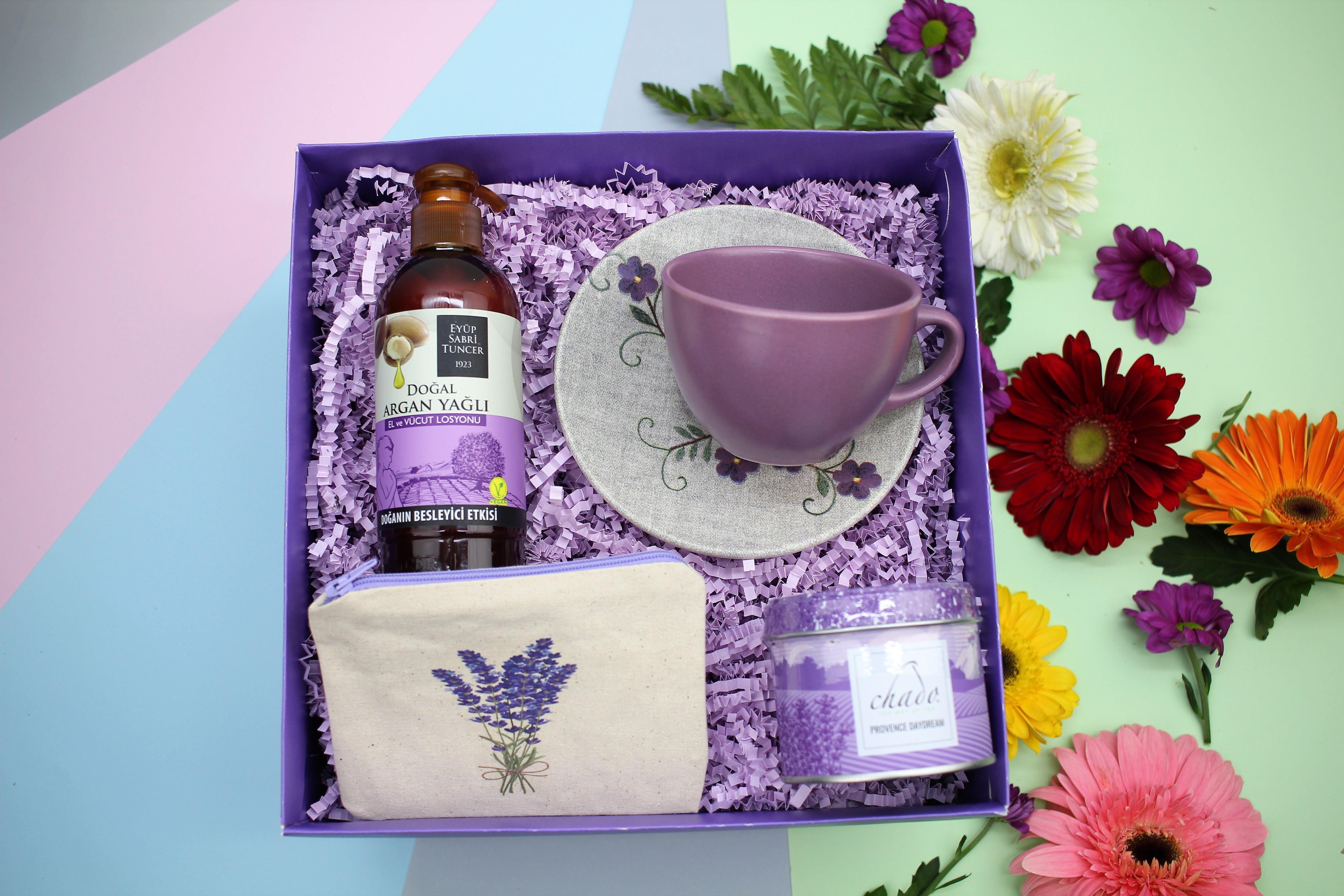 kadinlar-gunu-hediye-lavantali-cay-key-acd1b3.jpg