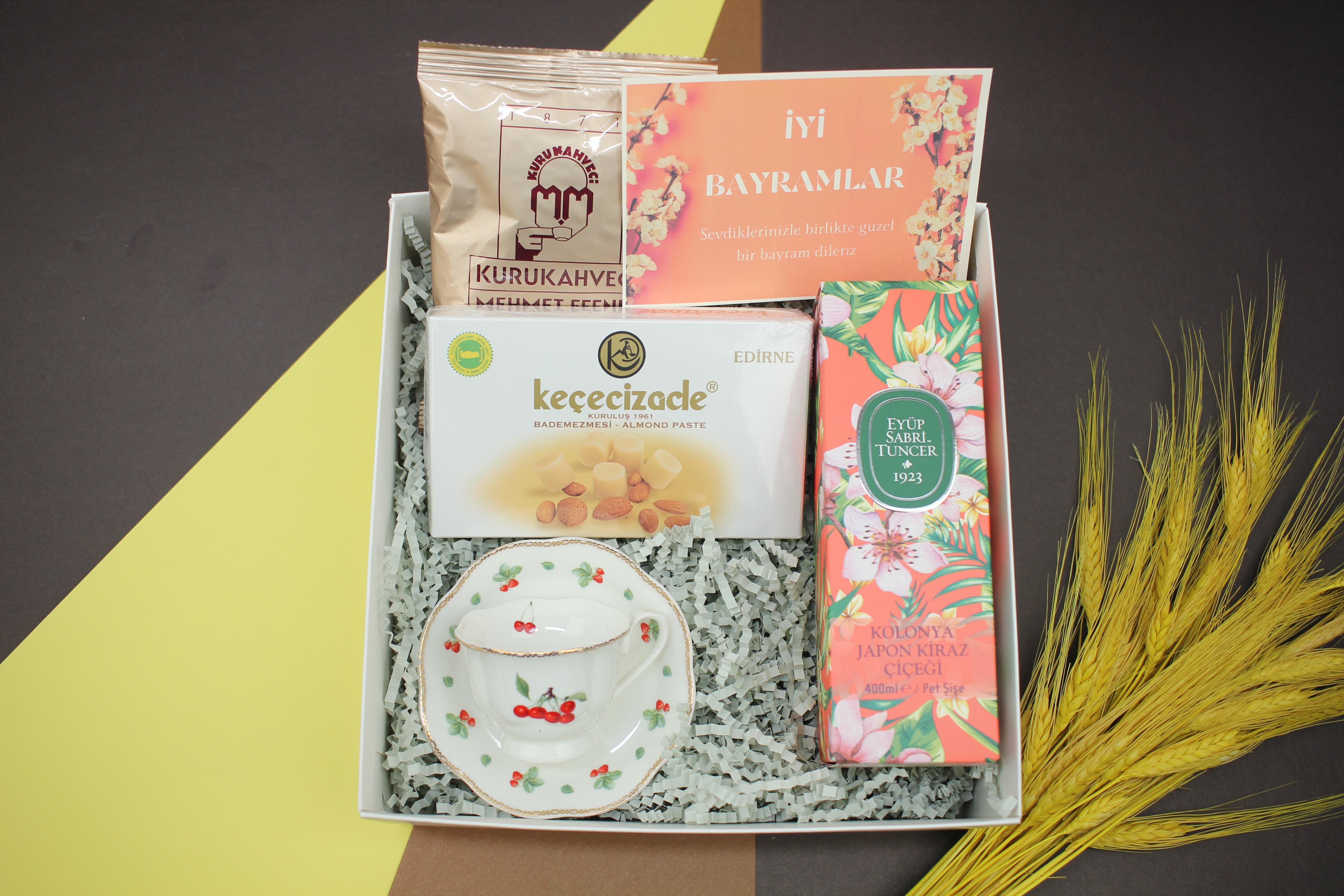 kiraz-cicegi-bayram-hediye-kutusu--a69-fc.jpg