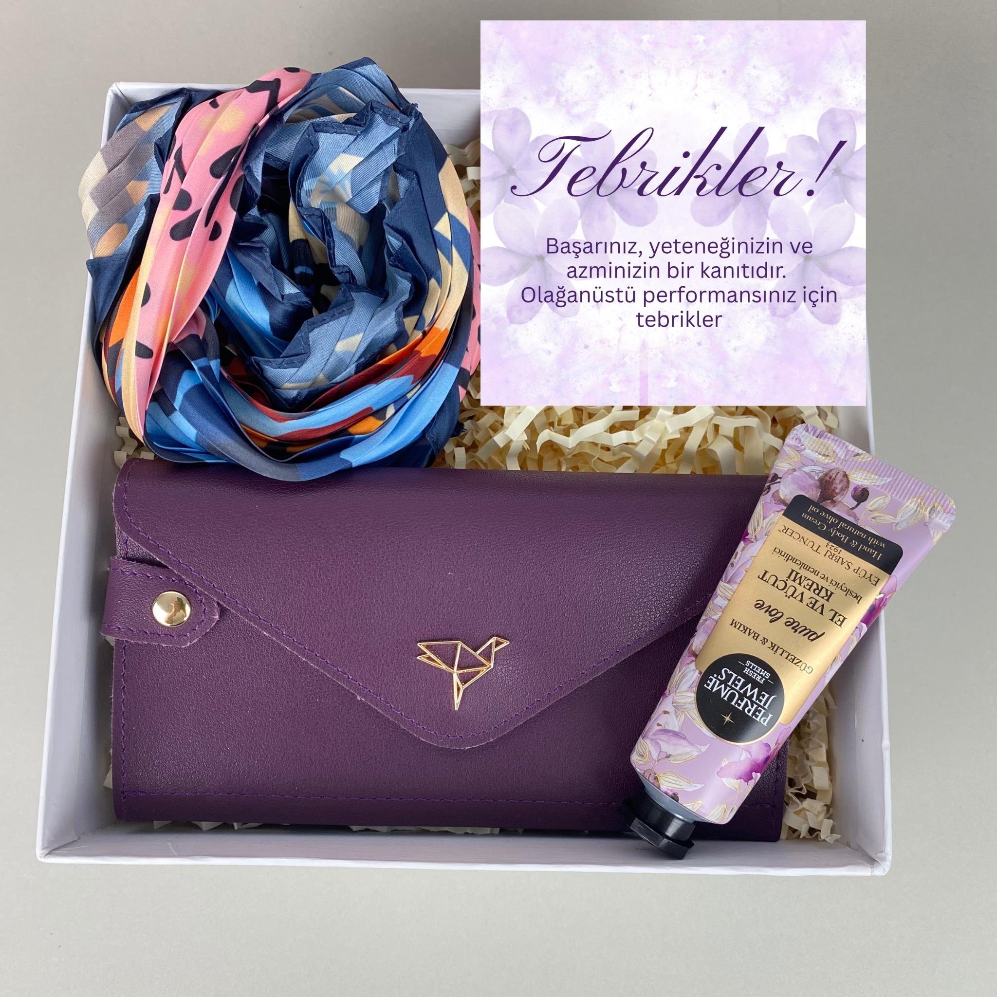 pretty-dogum-gunu-terfi-hediye-kutusu-b97-fe.jpg