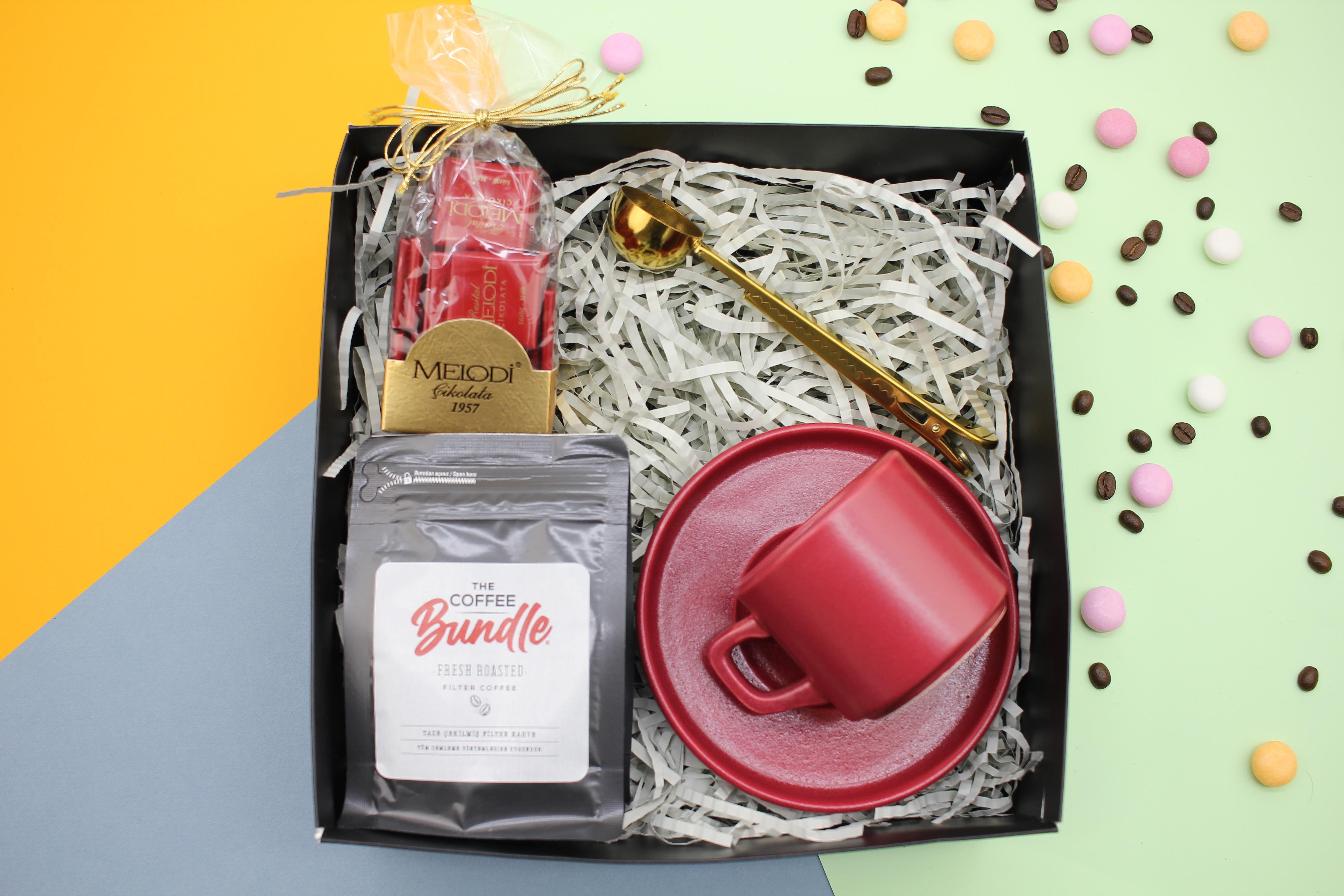 red-bayram-cikolatasi-hediye-kutusu-4-dd4d.jpg
