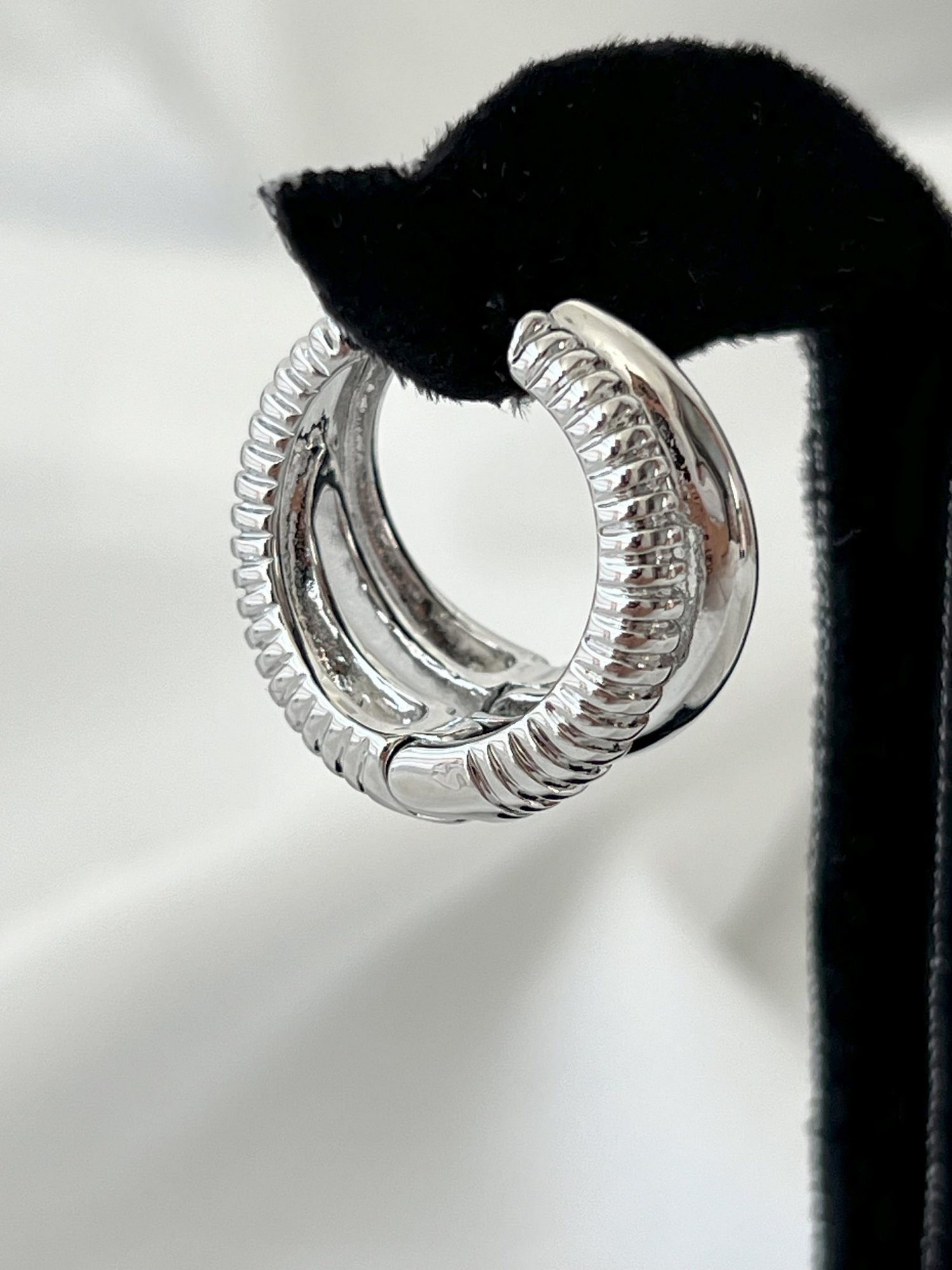 ÇİFT HALKA DESENLİ MODEL KÜPE - SILVER
