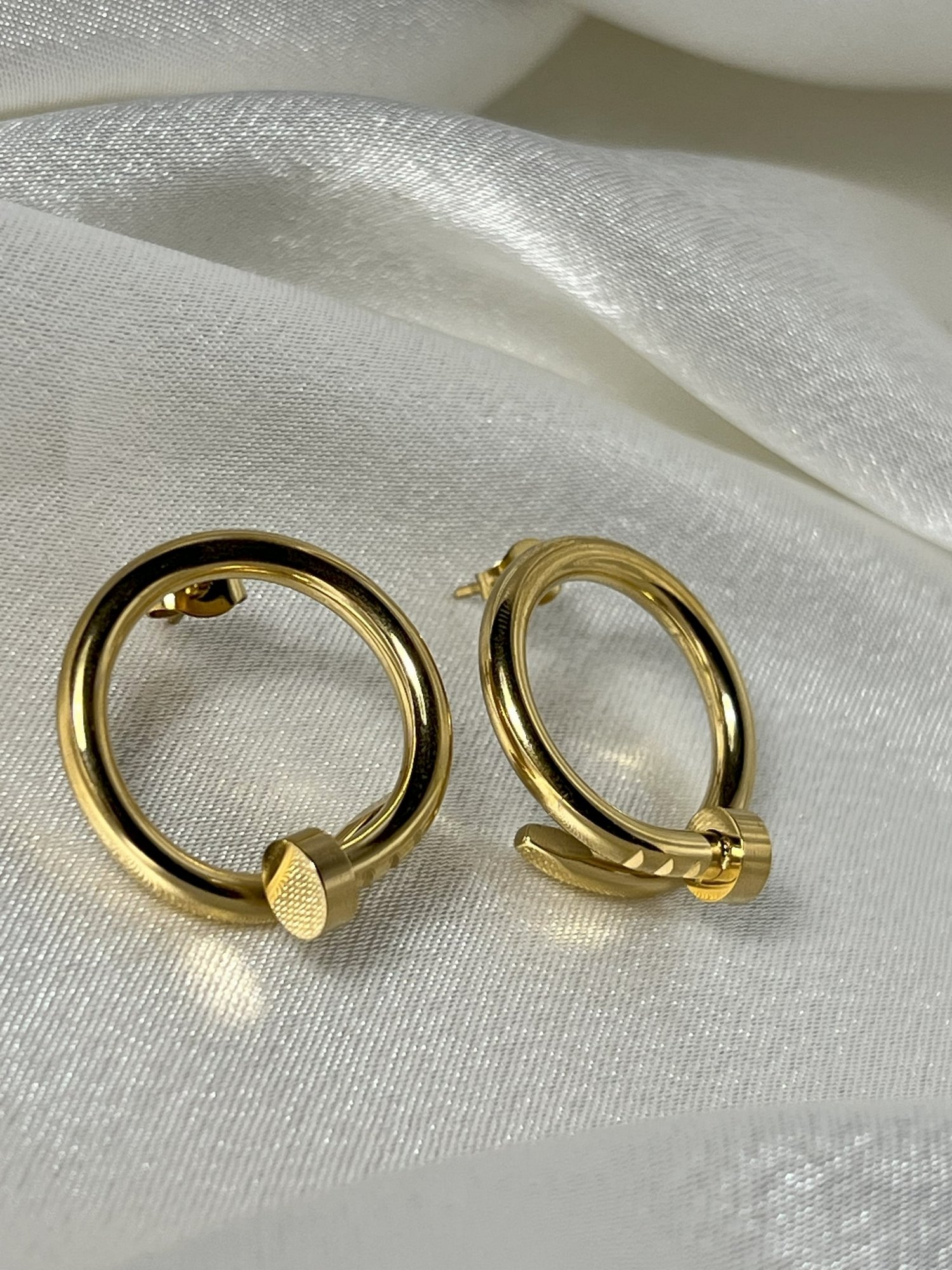 ÇİVİ MODEL KÜPE - GOLD