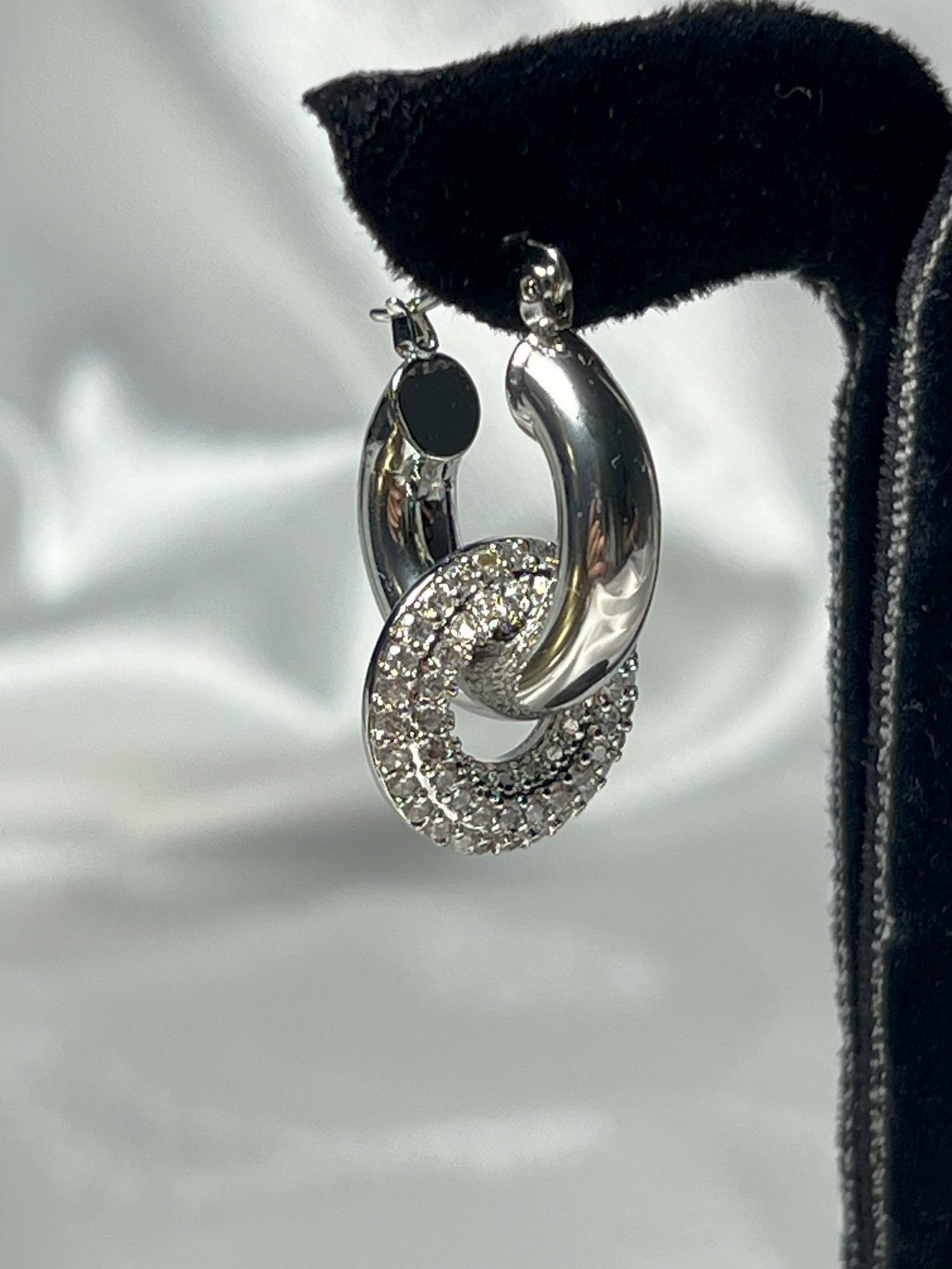 İKİLİ HALKA TAŞLI KÜPE - SILVER