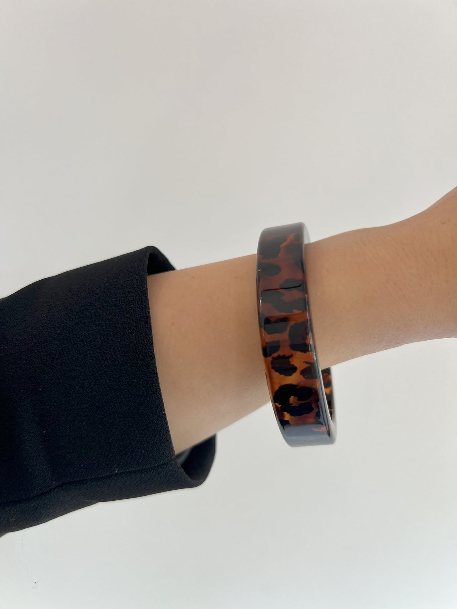 LEOPAR DESENLİ AKRİLİK BİLEKLİK - KAHVERENGİ