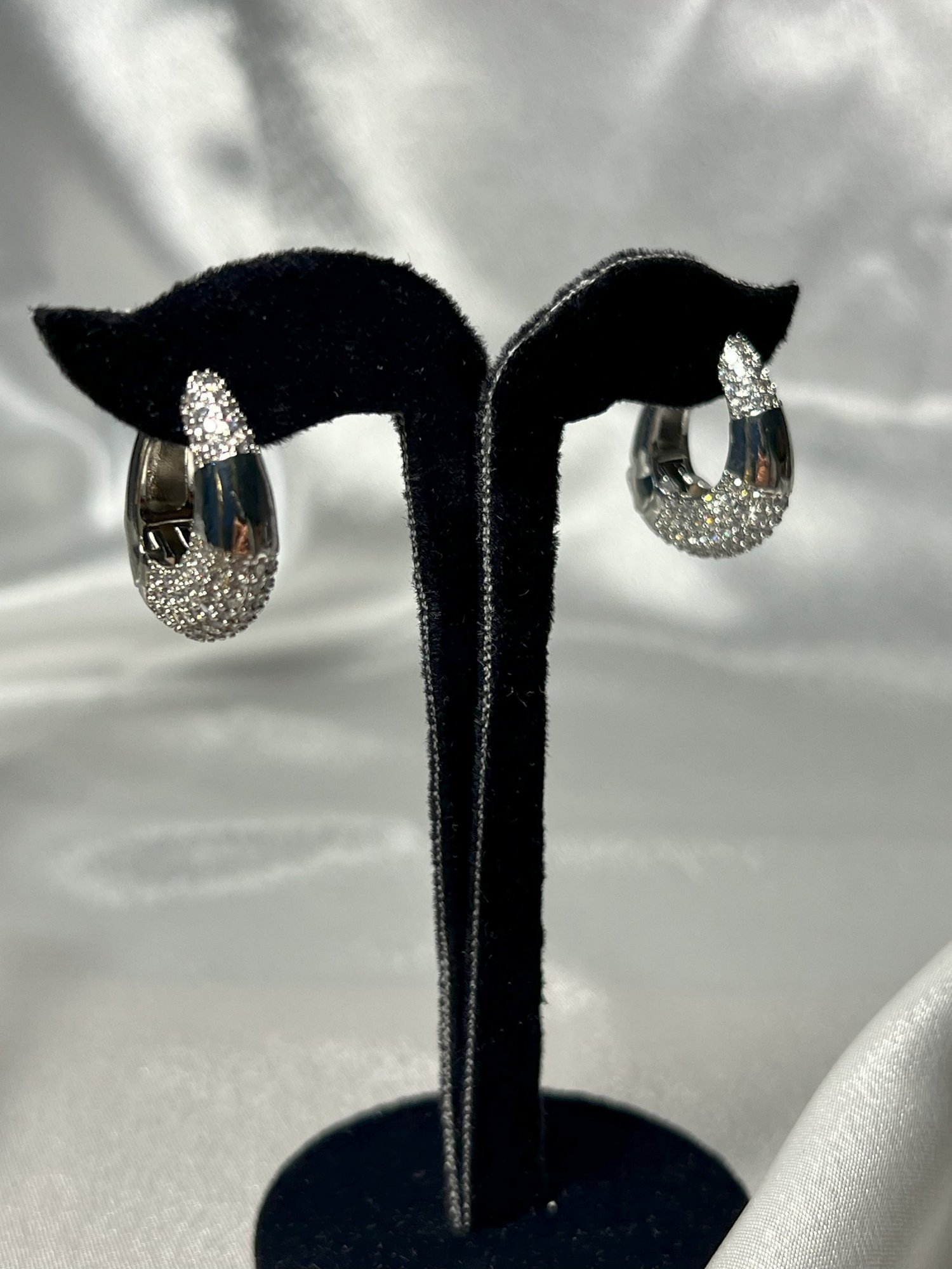 OLD MODEL TAŞLI KÜPE - SILVER