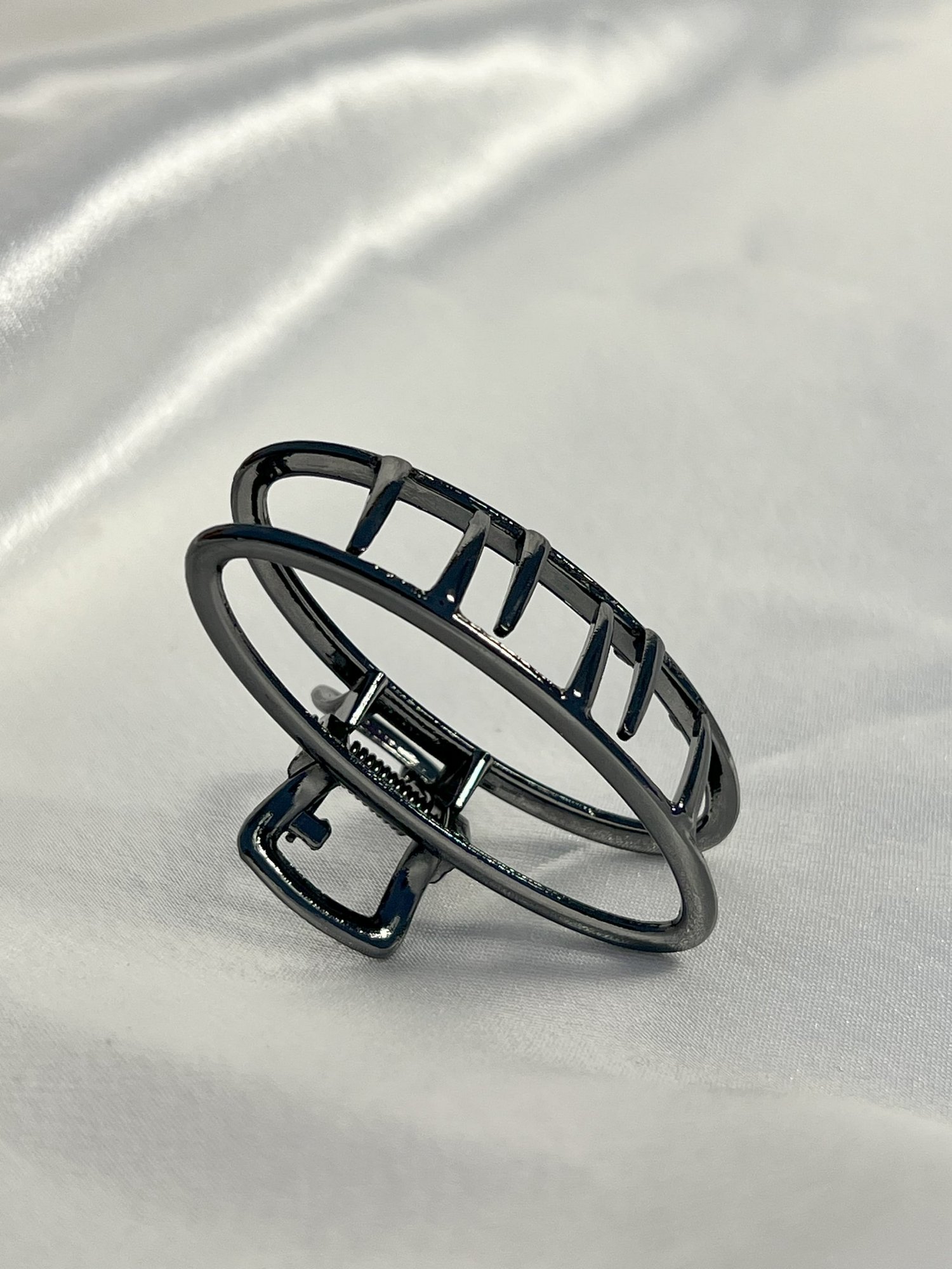 OVAL KISTIRMALI TOKA - SİYAH