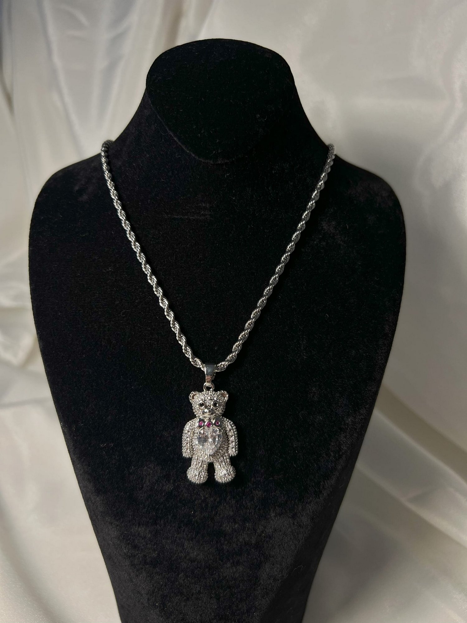 TAŞLI AYICIKLI KOLYE