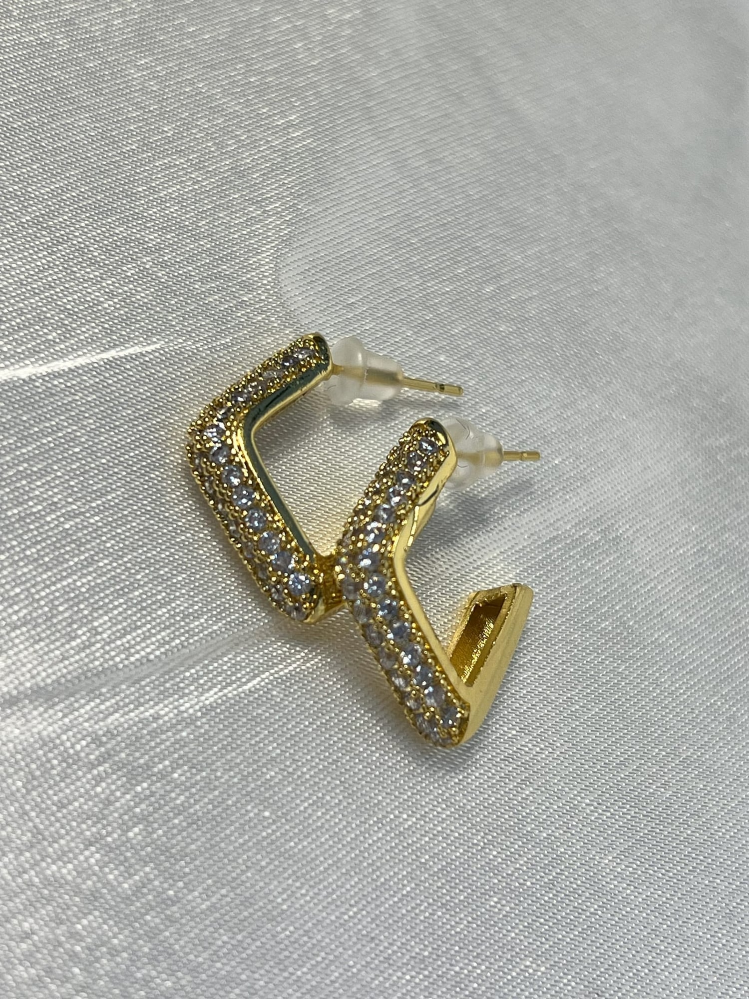 TAŞLI KÖŞELİ KÜPE - GOLD