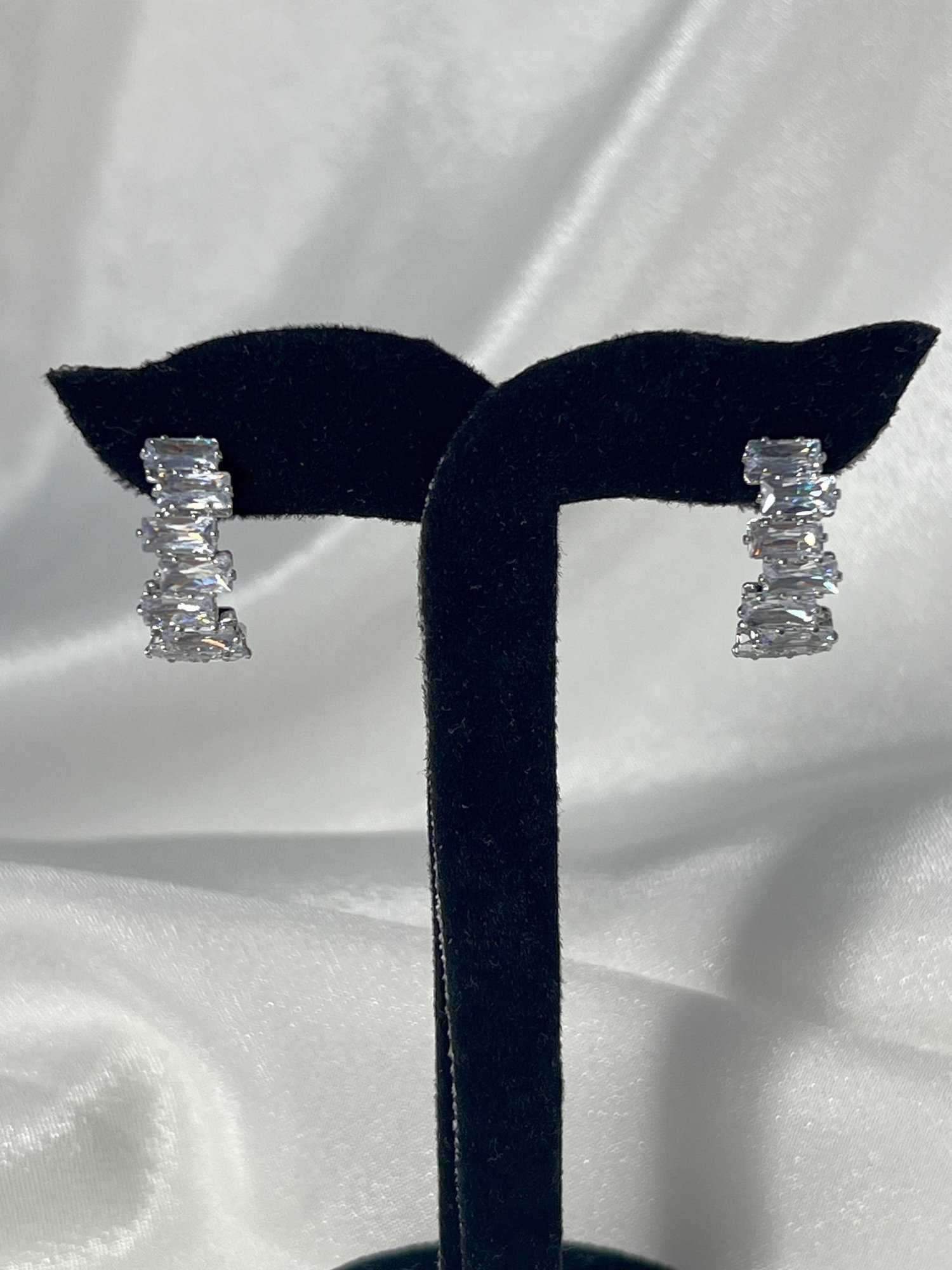 TAŞLI KÜPE - SILVER