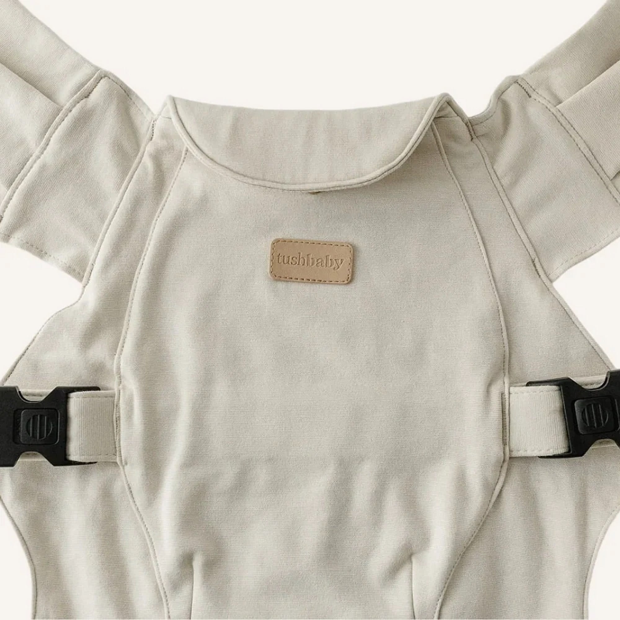 TushBaby - Snug Kanguru Eller Serbest Kullanım Aparatı Krem