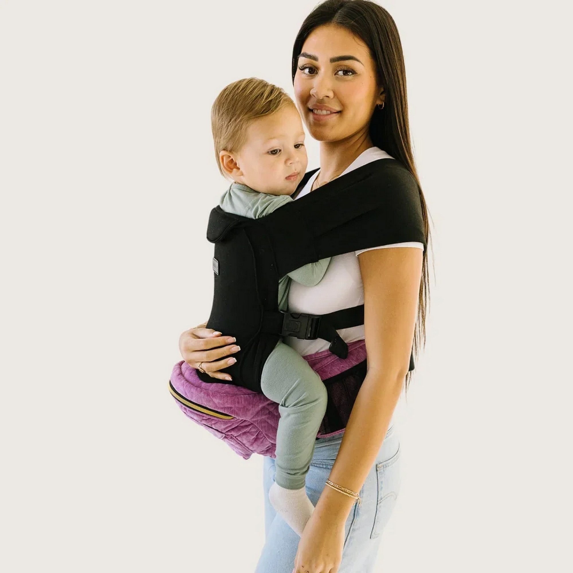TushBaby - Snug Kanguru Eller Serbest Kullanım Aparatı Siyah