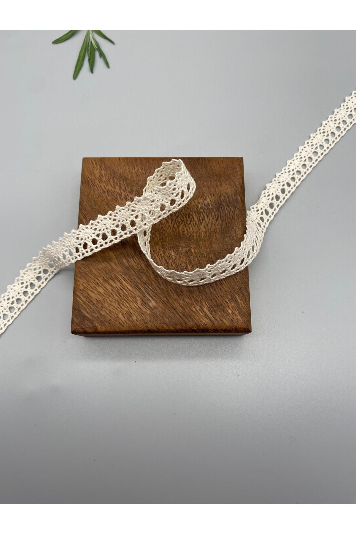 Krem, Ham Renk Pamuk Dantel-Kopanaki Şerit 5 Metre, 1.6 cm Genişlik No:1013