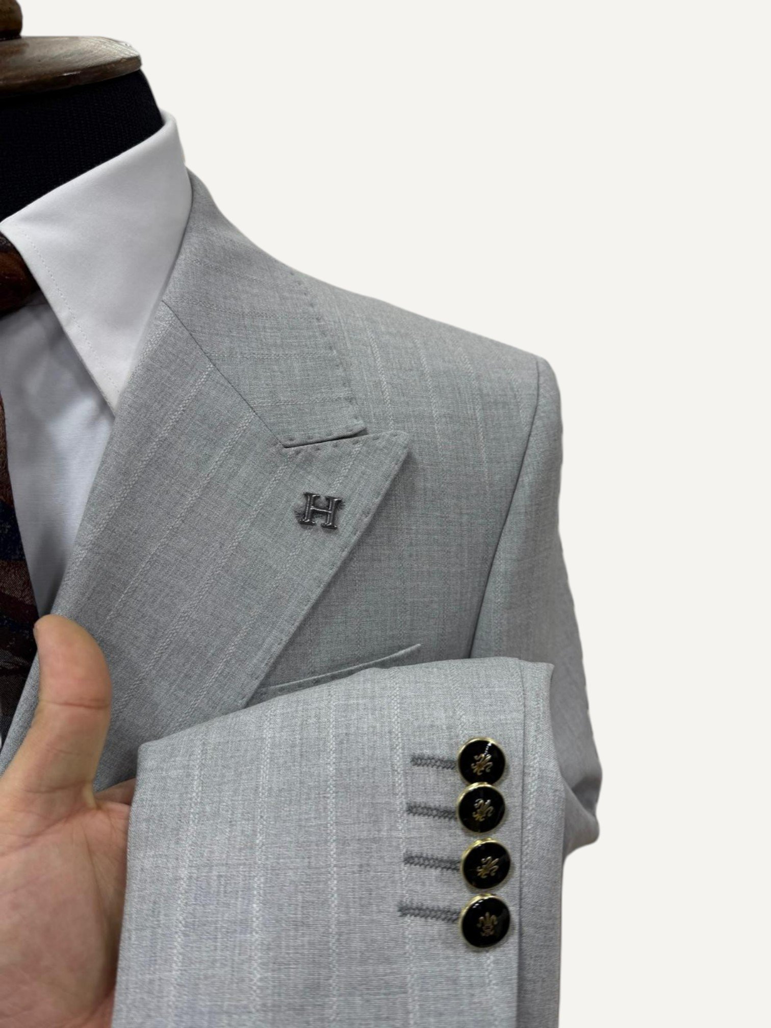 Prestige | Buz Grisi Çizgili Metal Düğmeli Kruvaze Takım Elbise