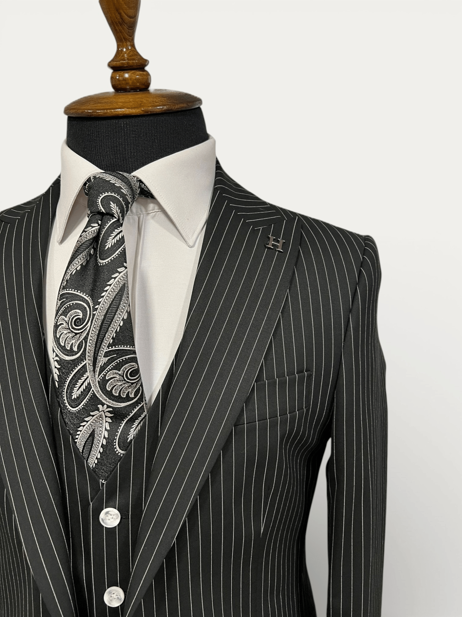Sartorial | Onyx Siyah Çizgili Yelekli Takım Elbise