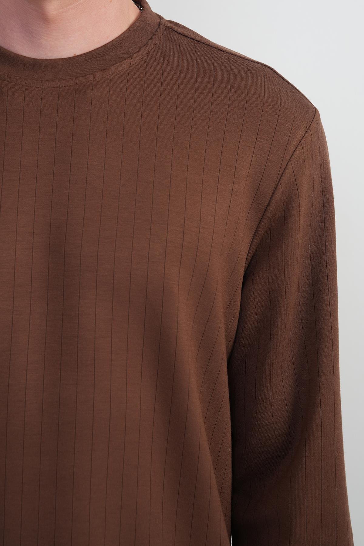 Erkek Bisiklet Yaka Çizgili Kumaş Kahve Sweatshirt