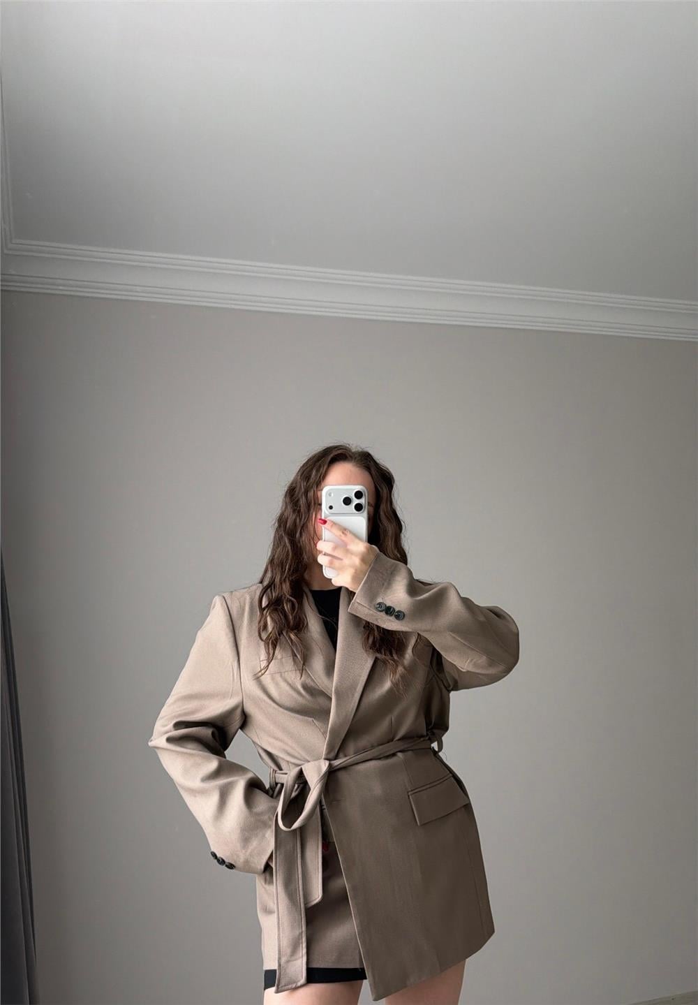Kuşaklı Bej Blazer Ceket
