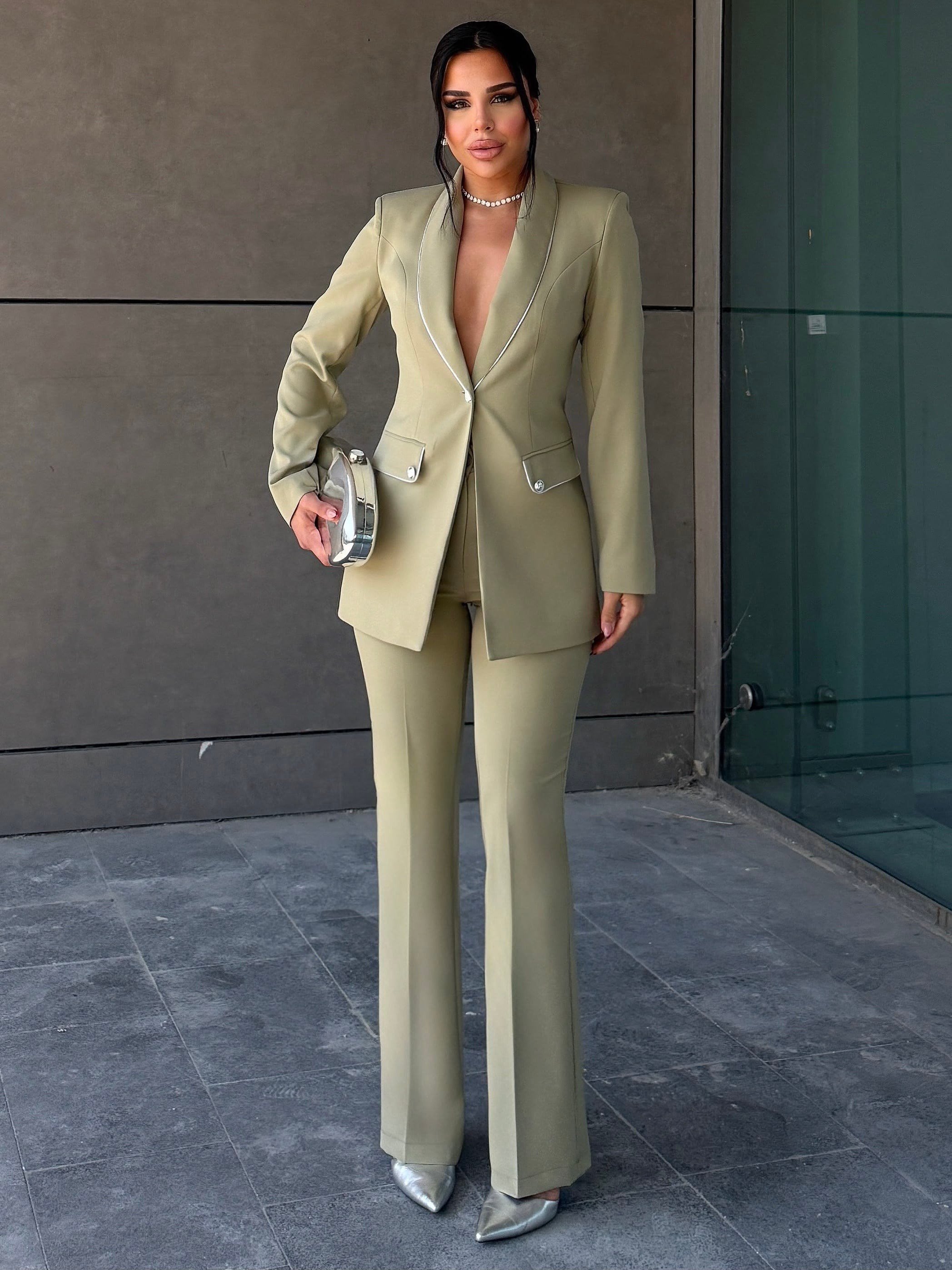 Betina Biyeli Klasik Takım Haki