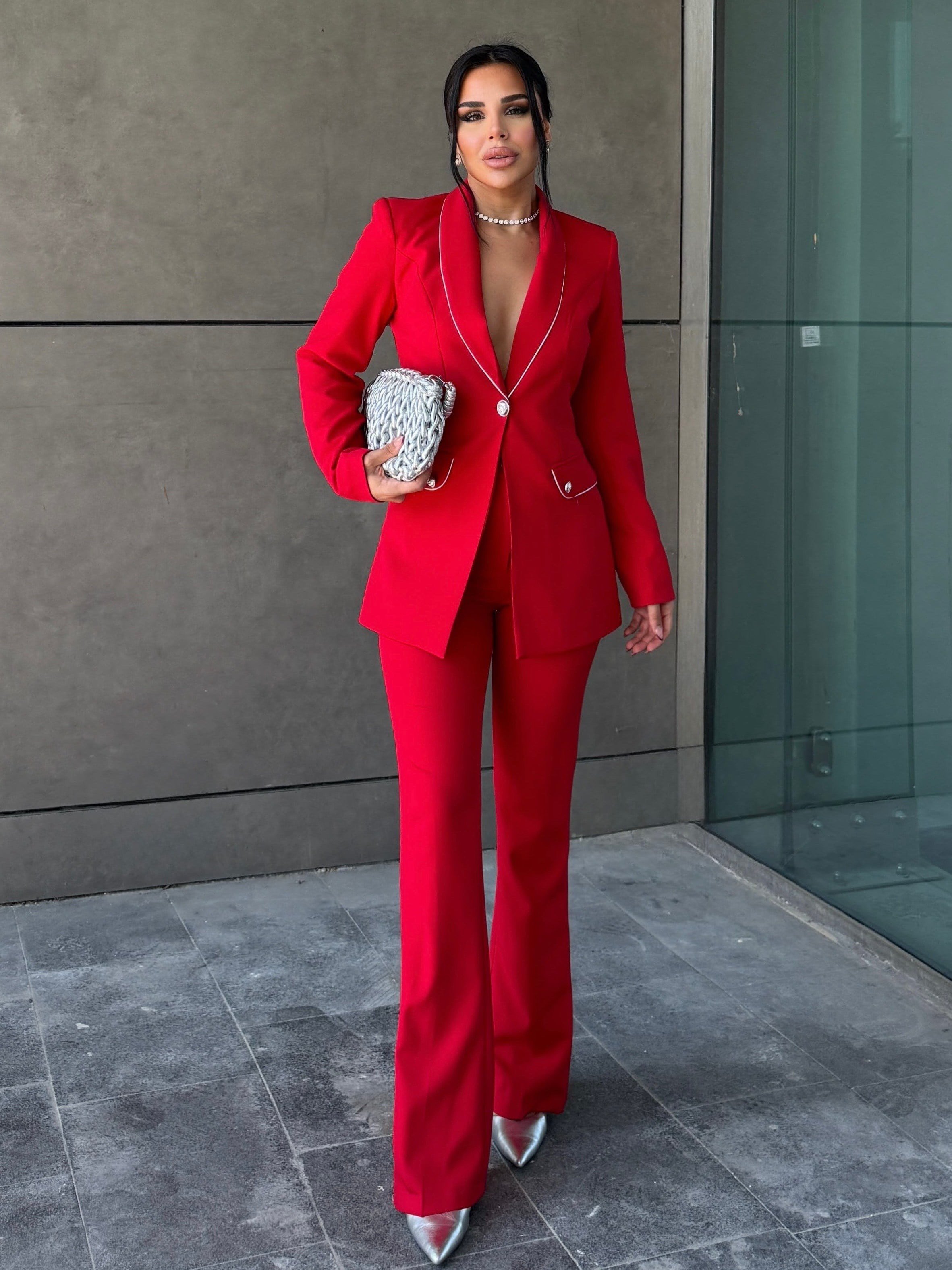 Betina Biyeli Klasik Takım Kırmızı