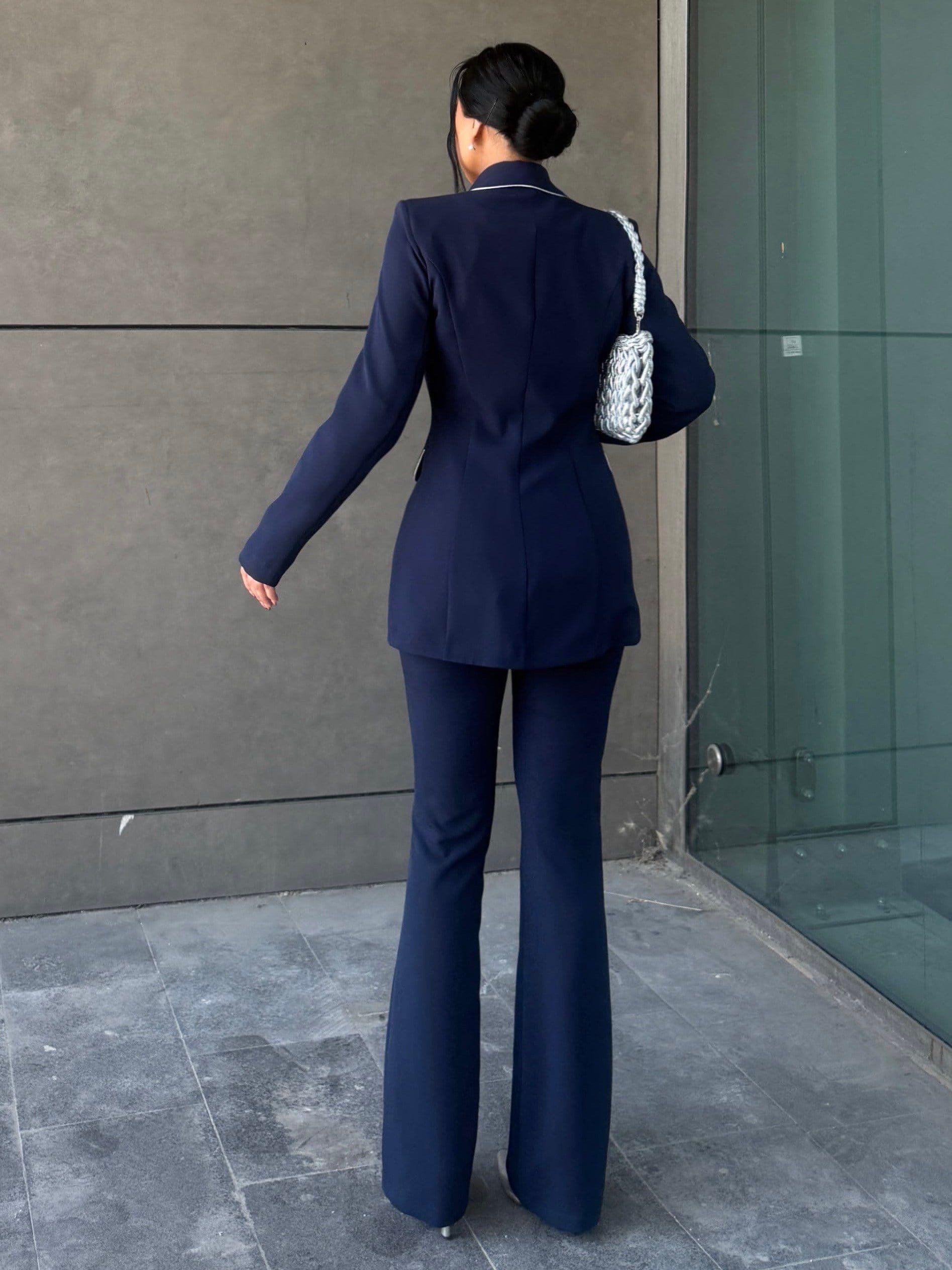Betina Biyeli Klasik Takım Lacivert