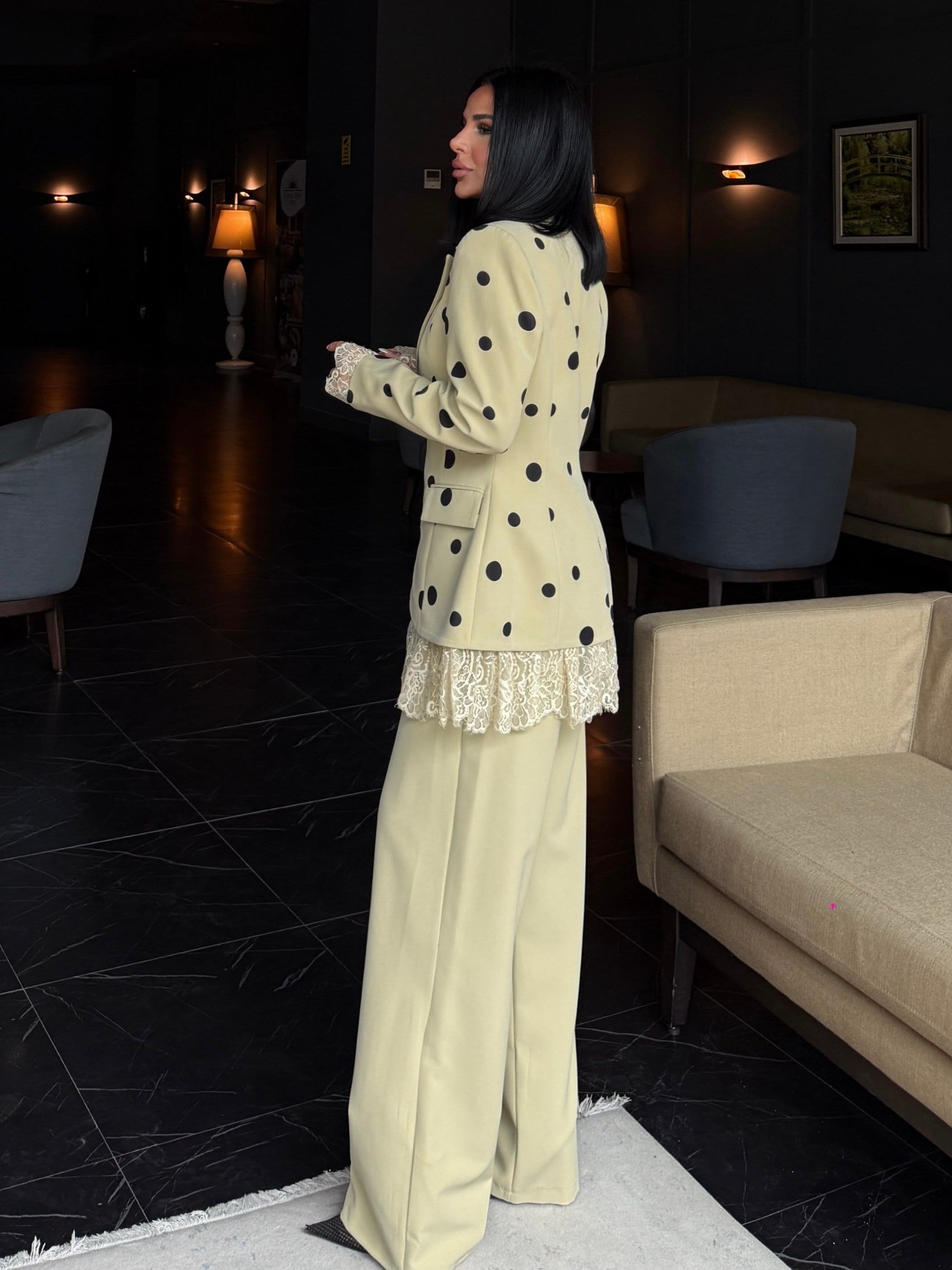 Polina Dantel İşleme Detaylı Takım Haki
