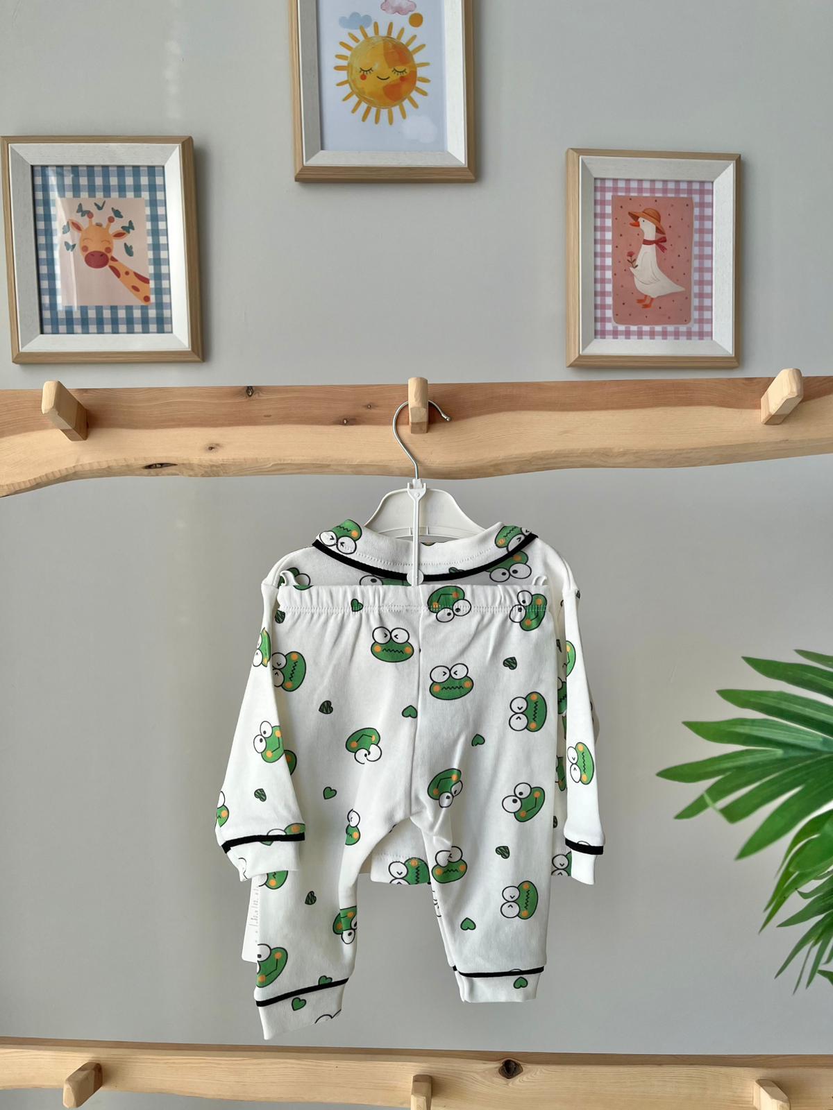 Kurbağa Pijama Takımı Aylık