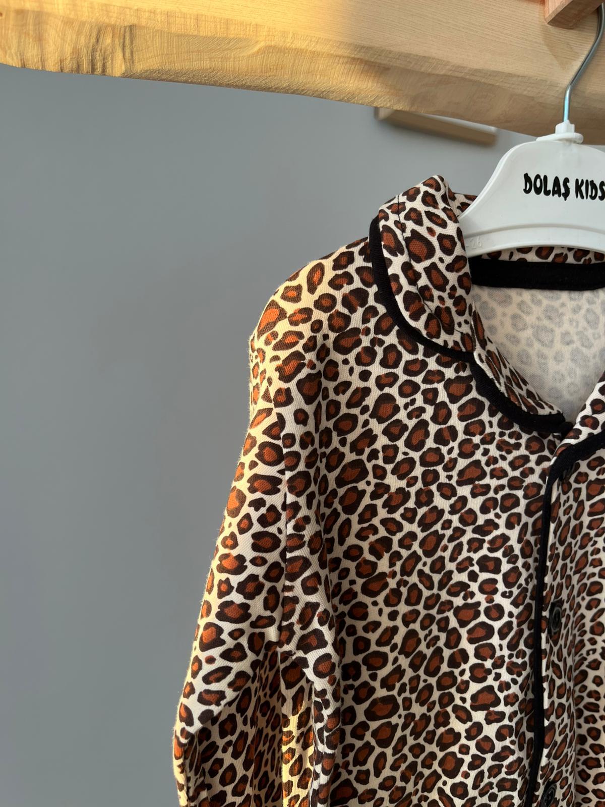 Leopar Düğmeli Pijama Takımı