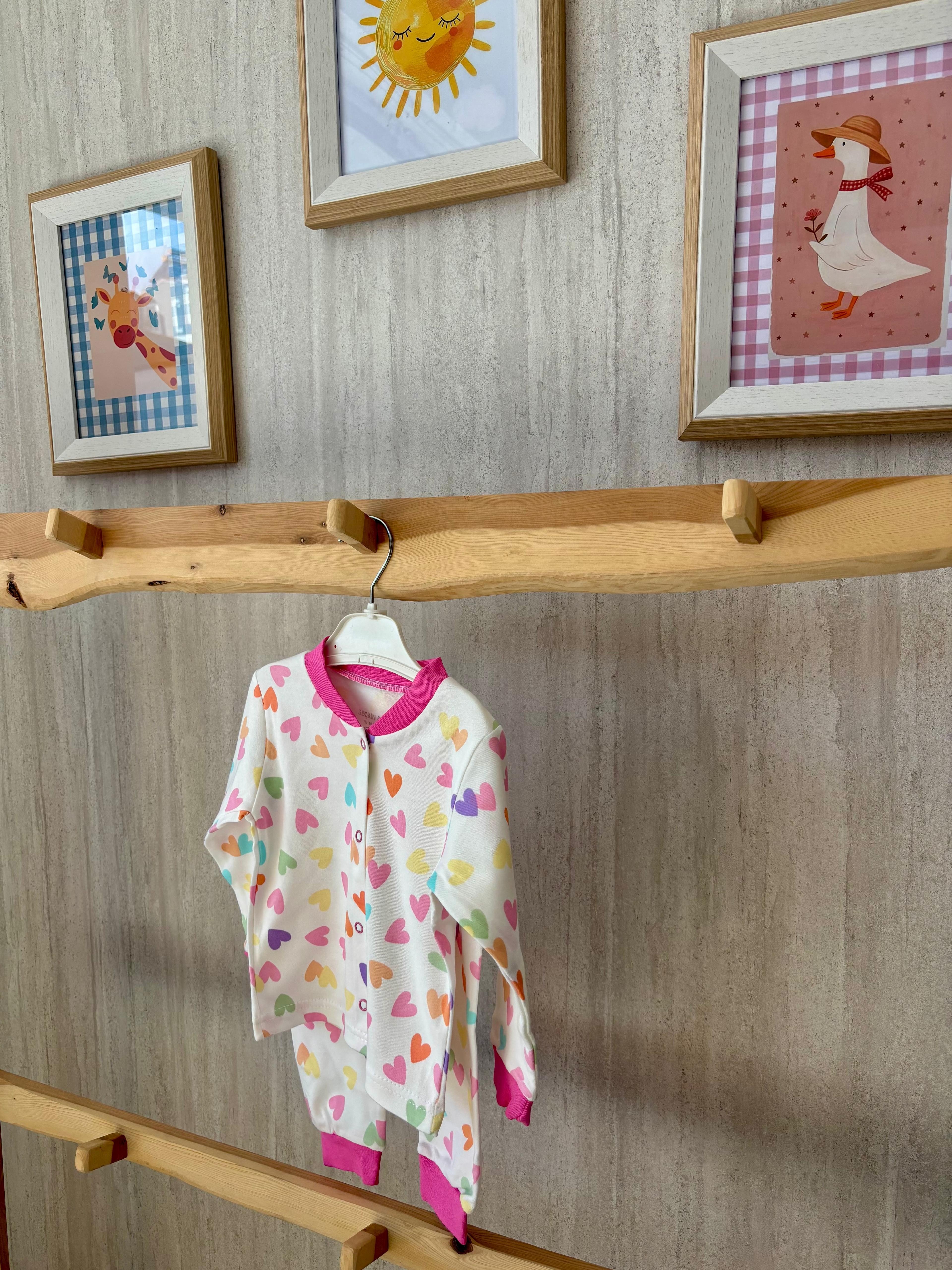 Renkli Kalpler Pijama Takımı