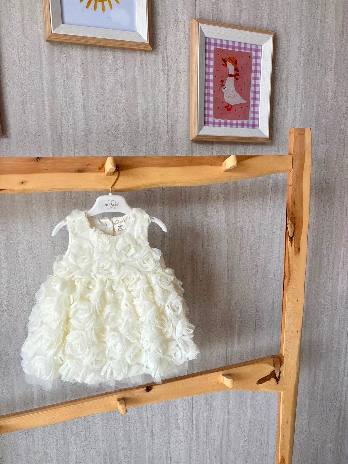 Üç Boyutlu Güllü Elbise Krem