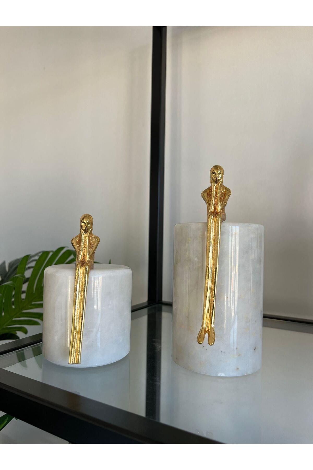 GOLD DÜŞÜNEN ADAM BEYAZ MARBLE
