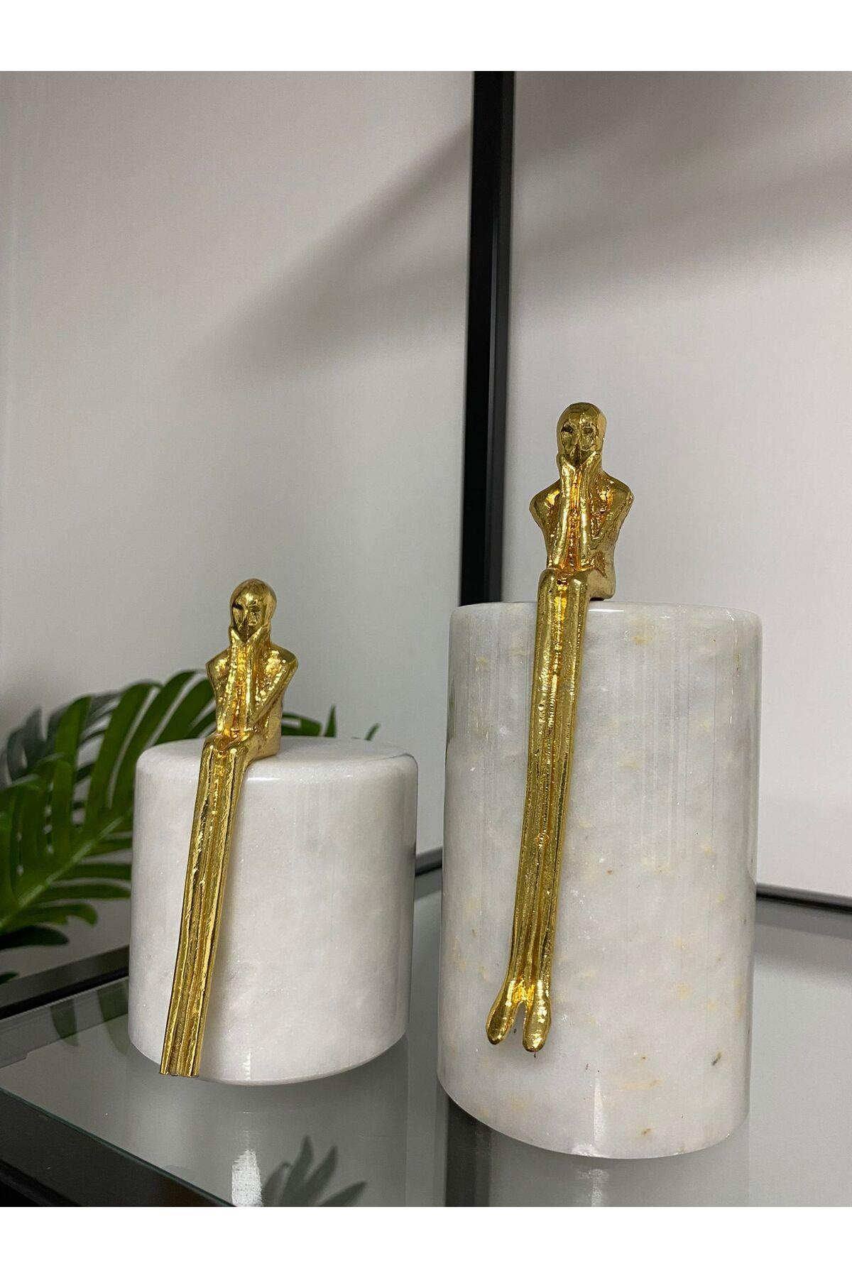 GOLD DÜŞÜNEN ADAM BEYAZ MARBLE