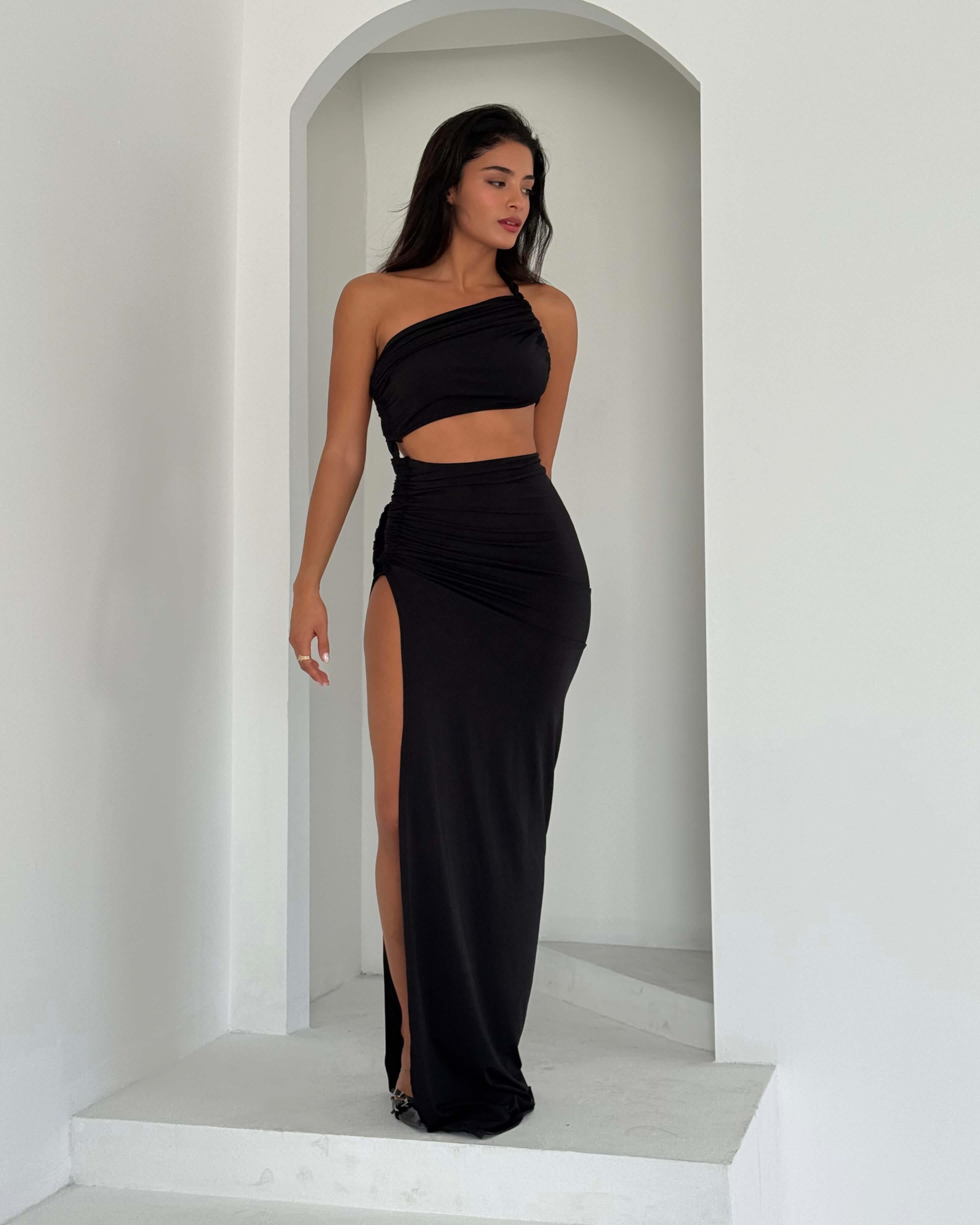 ADRIAT BLACK BOYUNDAN GEÇİRMELİ ÖRGÜLÜ ELBİSE