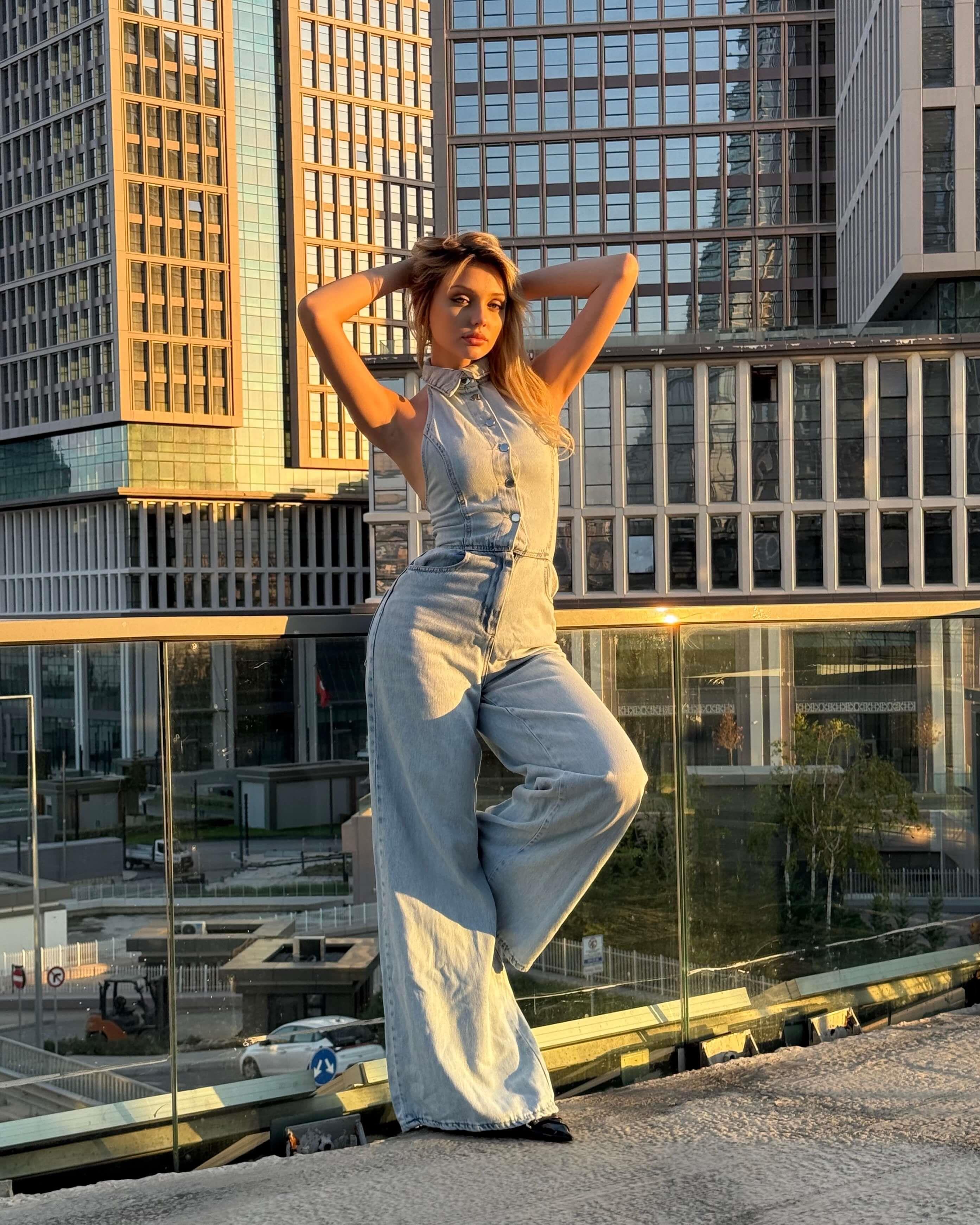BAILA LIGHT BLUE SIRTI AÇIK HALTER YAKA KOT TULUM