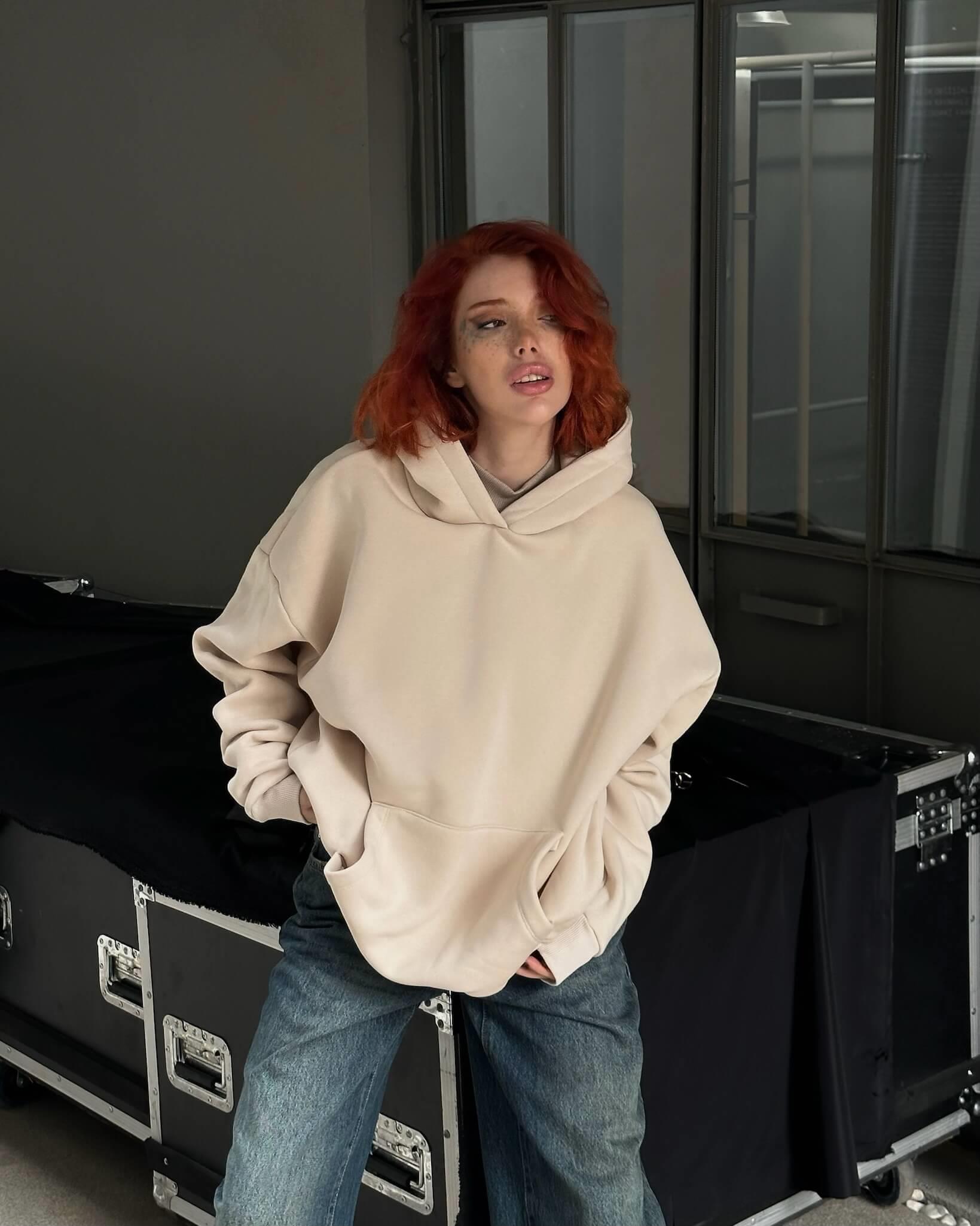 BEJ KAPÜŞONLU BASIC SWEATSHIRT
