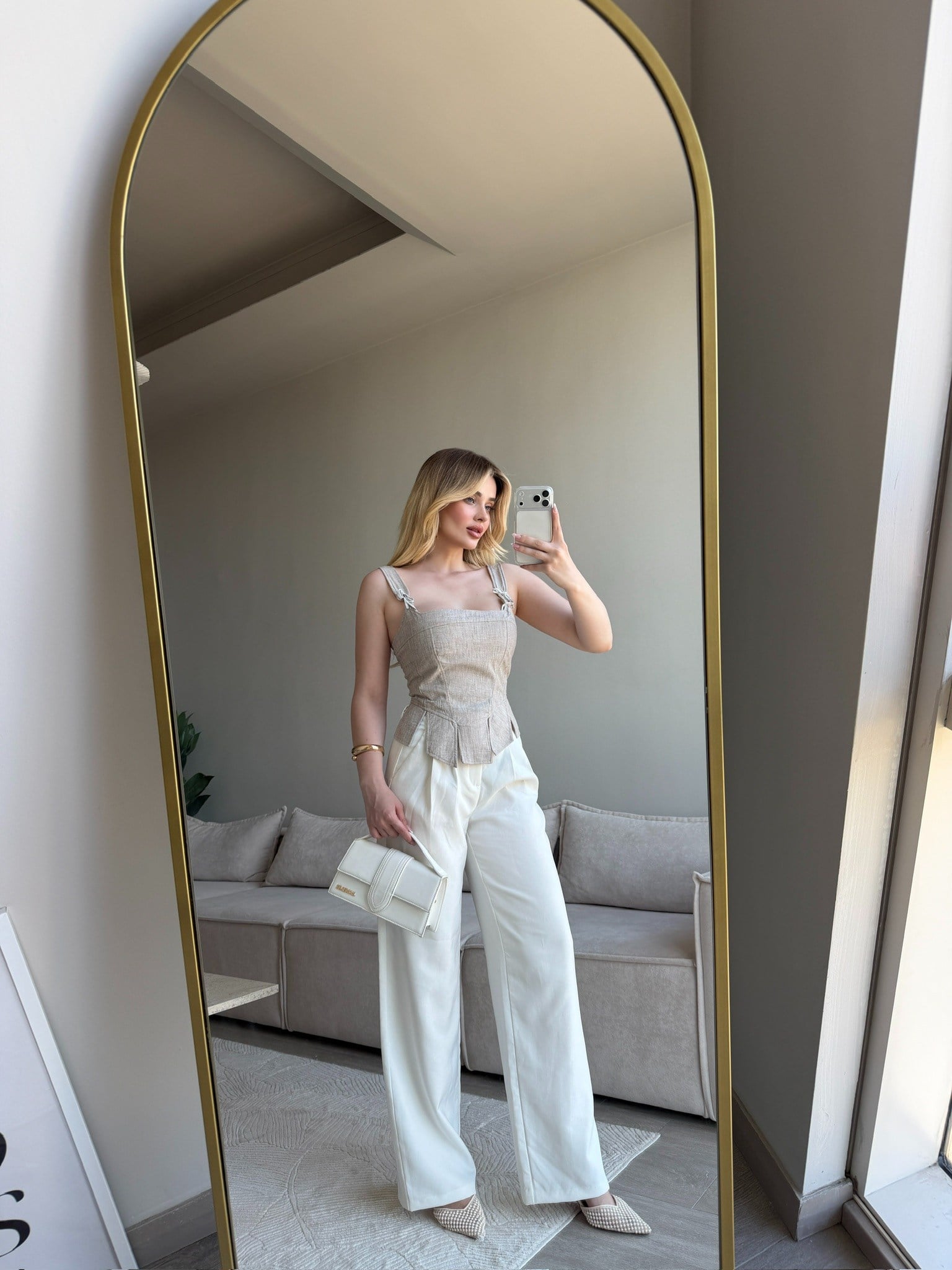 DORA BAĞLAMA DETAY BÜSTİYER VİZON