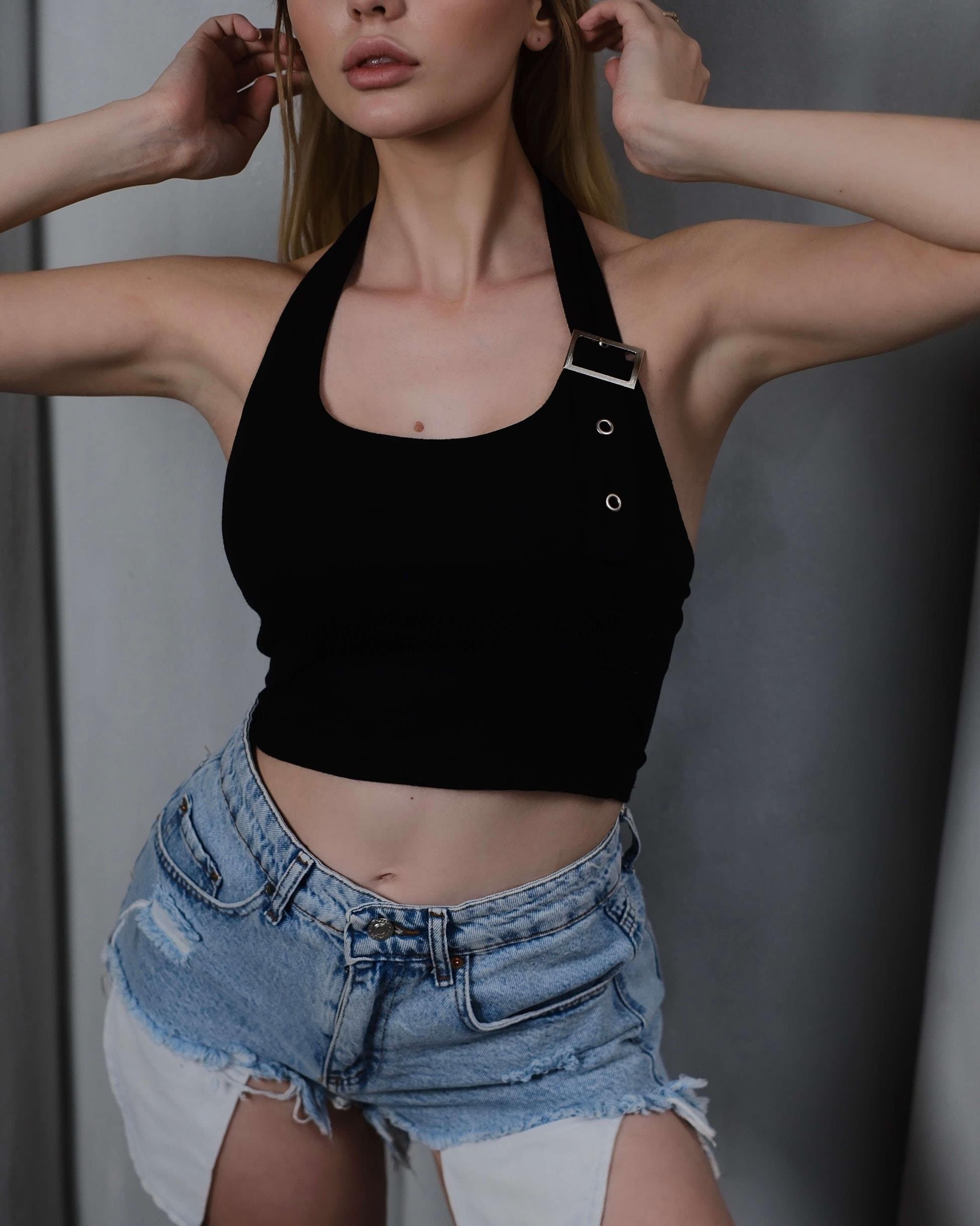 ESTEL BLACK KEMERLİ CROP