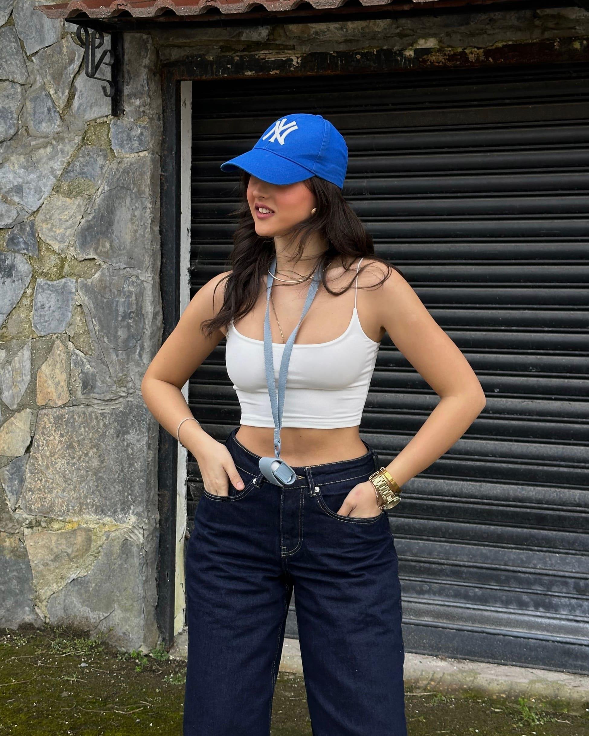 JUNGE WHITE ASKILI KISA CROP