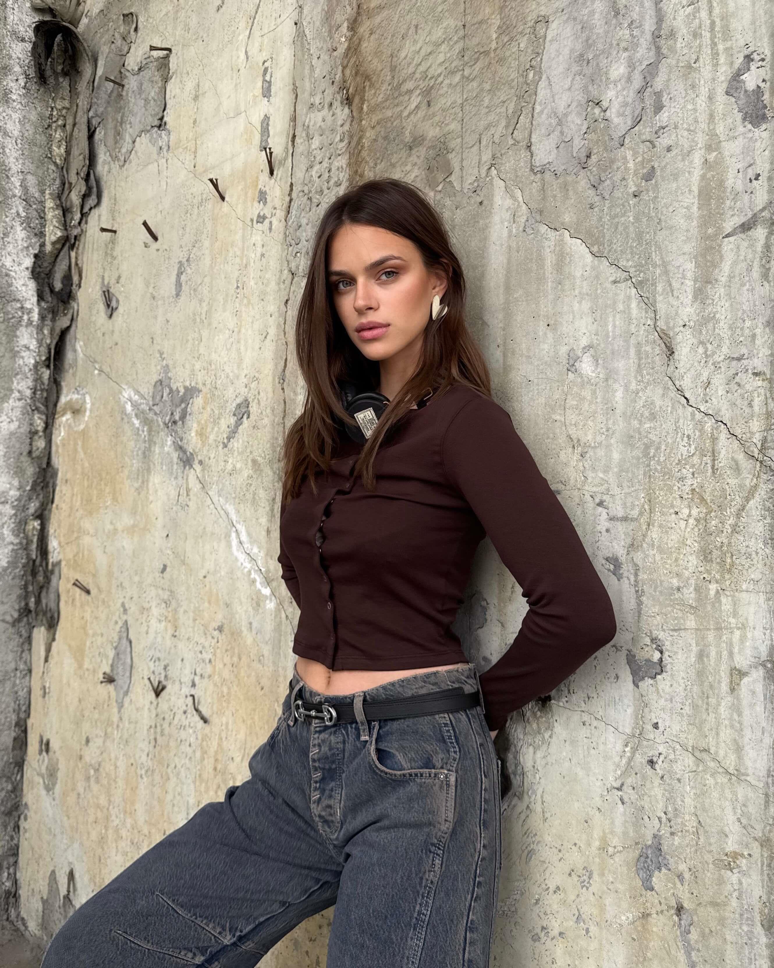 MİLLİE BROWN ÇITÇIT DETAYLI UZUN KOLLU BLUZ