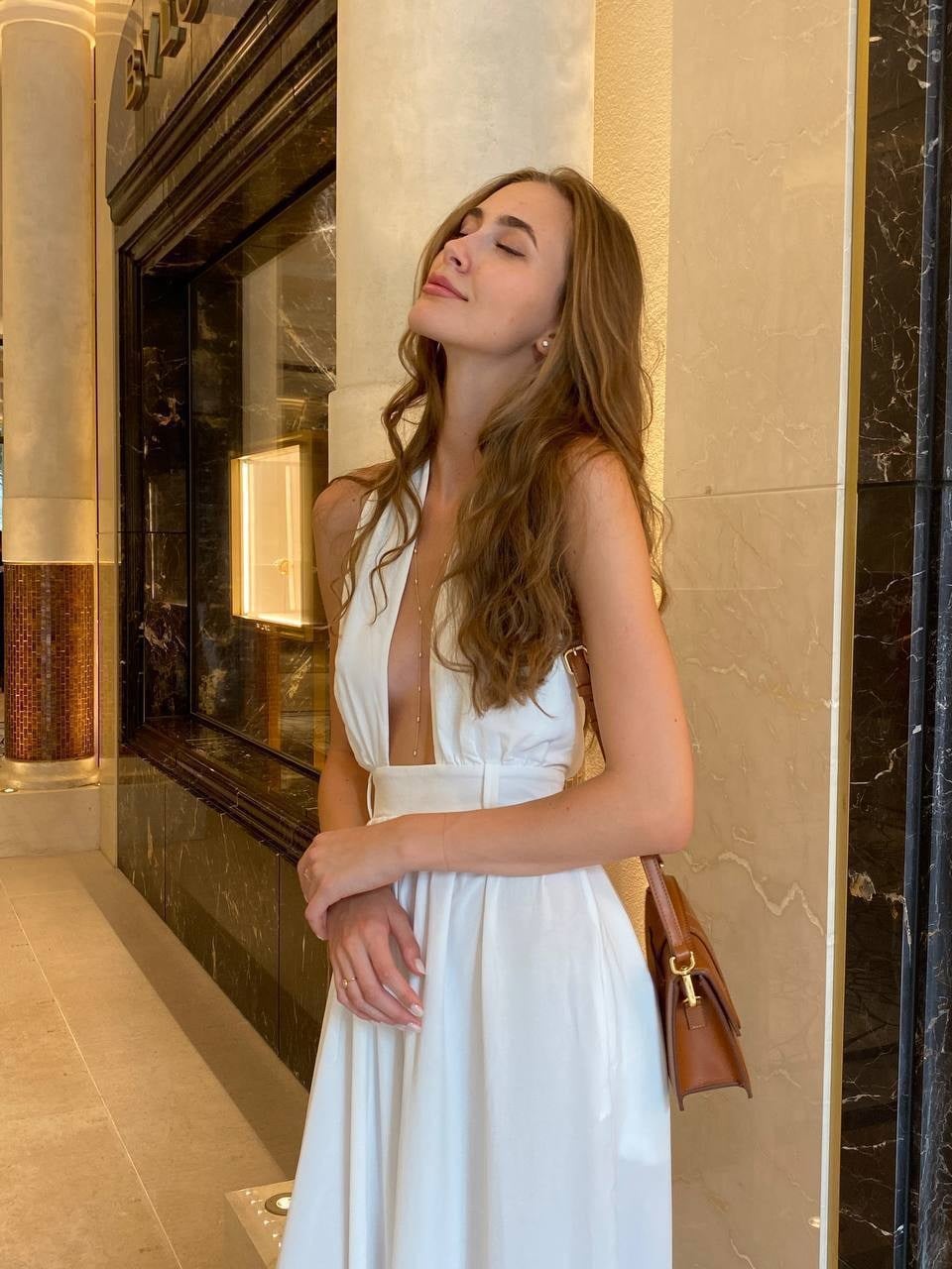 SAMİRİ GÖĞÜS DEKOLTELİ SIRTI AÇIK TULUM BEYAZ
