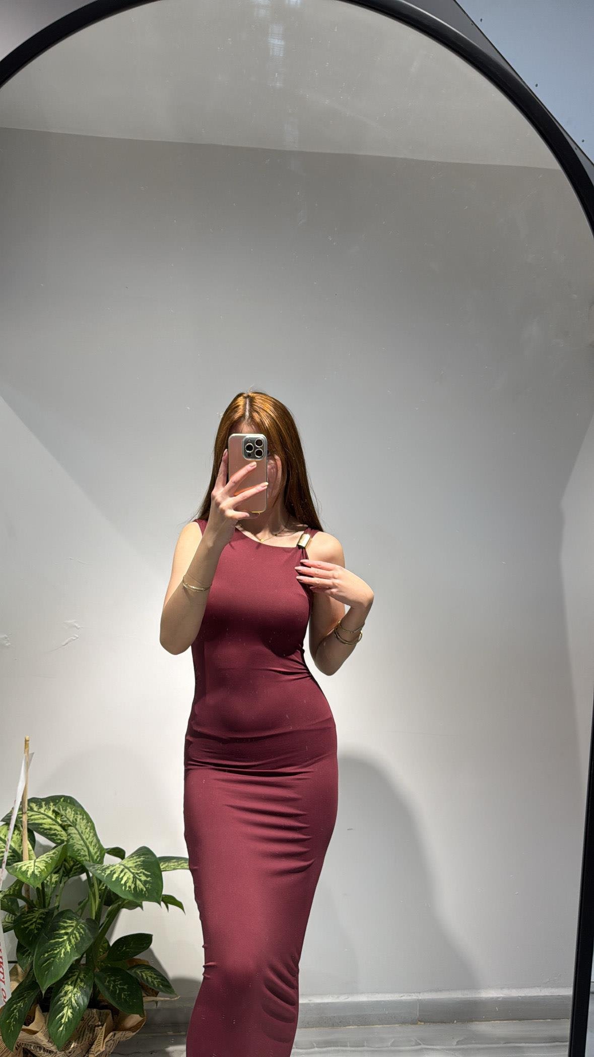 GOLD DÜĞME DETAYLI MİDİ ELBİSE