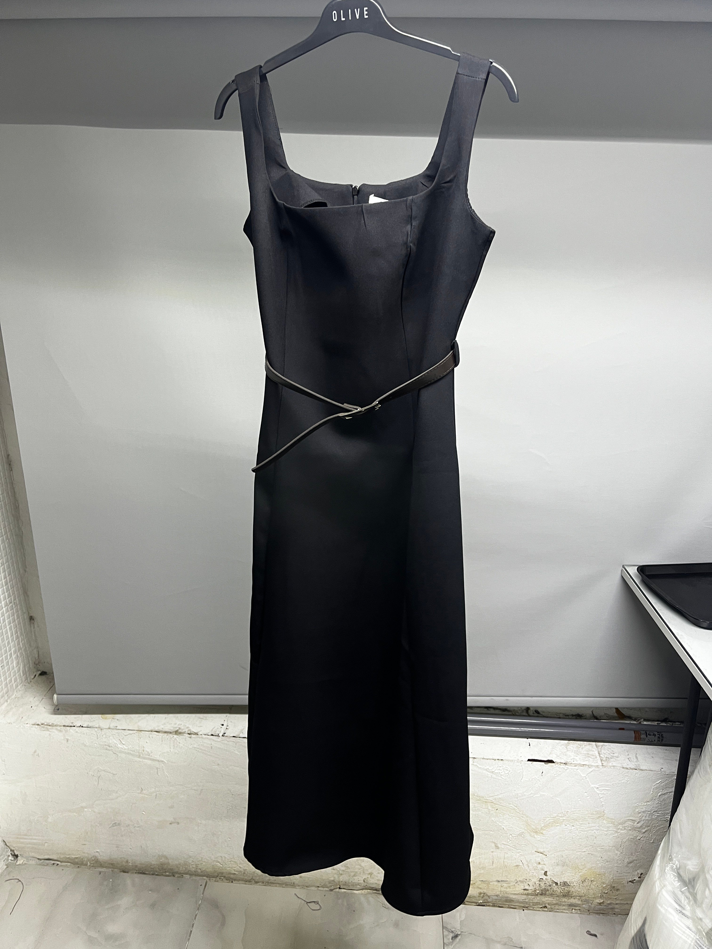 OLIVE-1021 KARE YAKA KEMER ELBİSE SİYAH