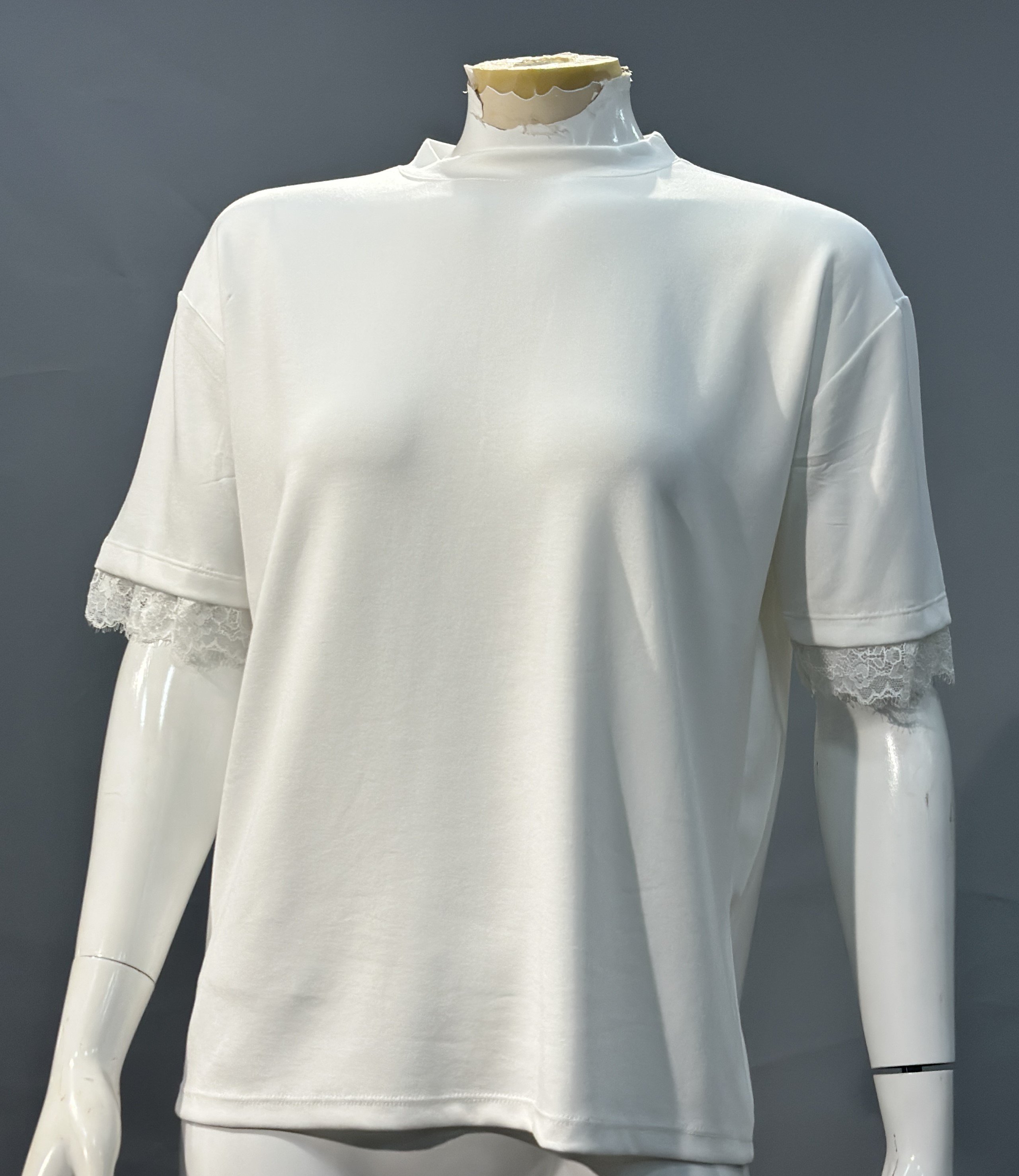 OLIVE-1555 TERS V DANTEL TSHIRT BEYAZ