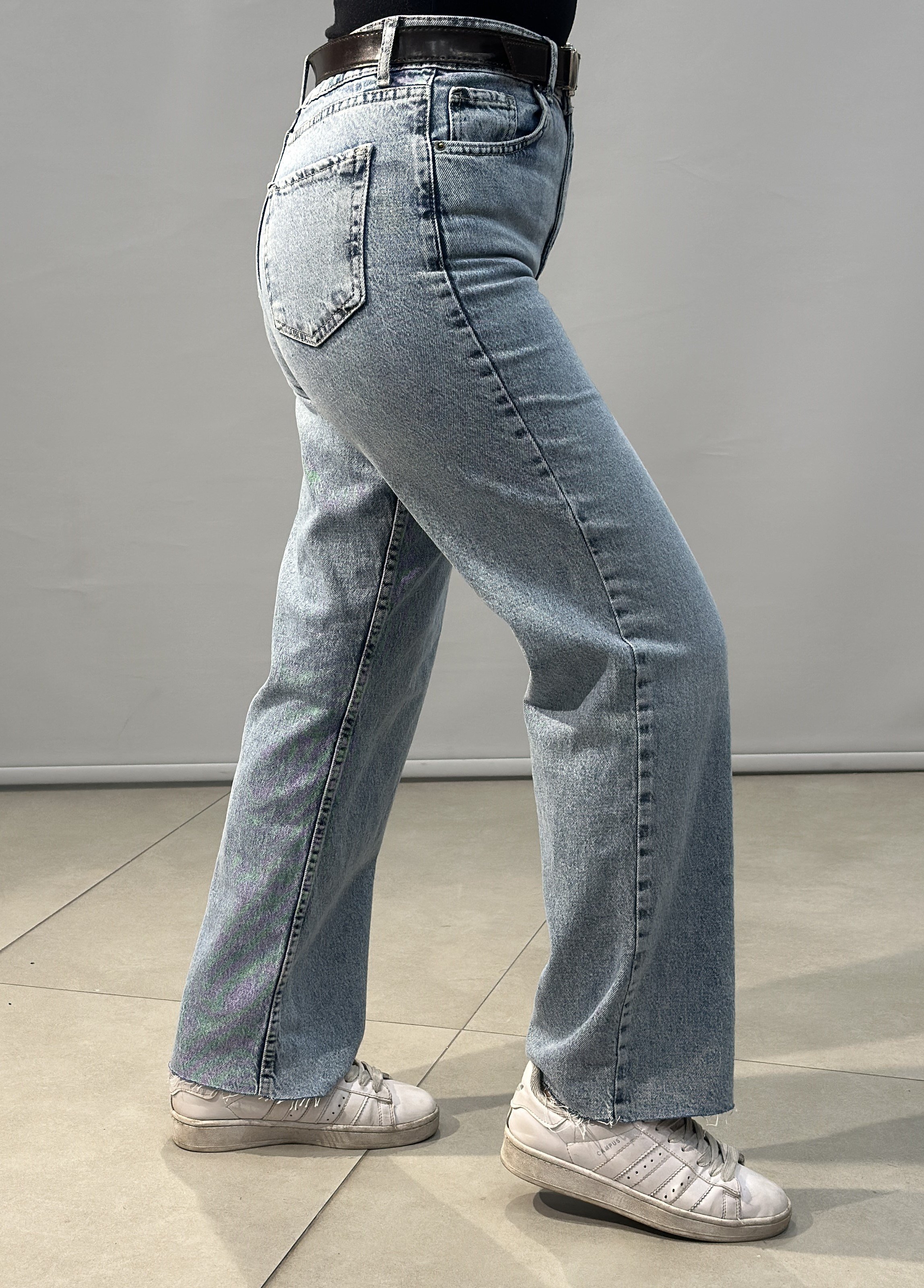 OLIVE-25433 KEMERLİ KESİK JEAN PANT. AÇIK MAVİ