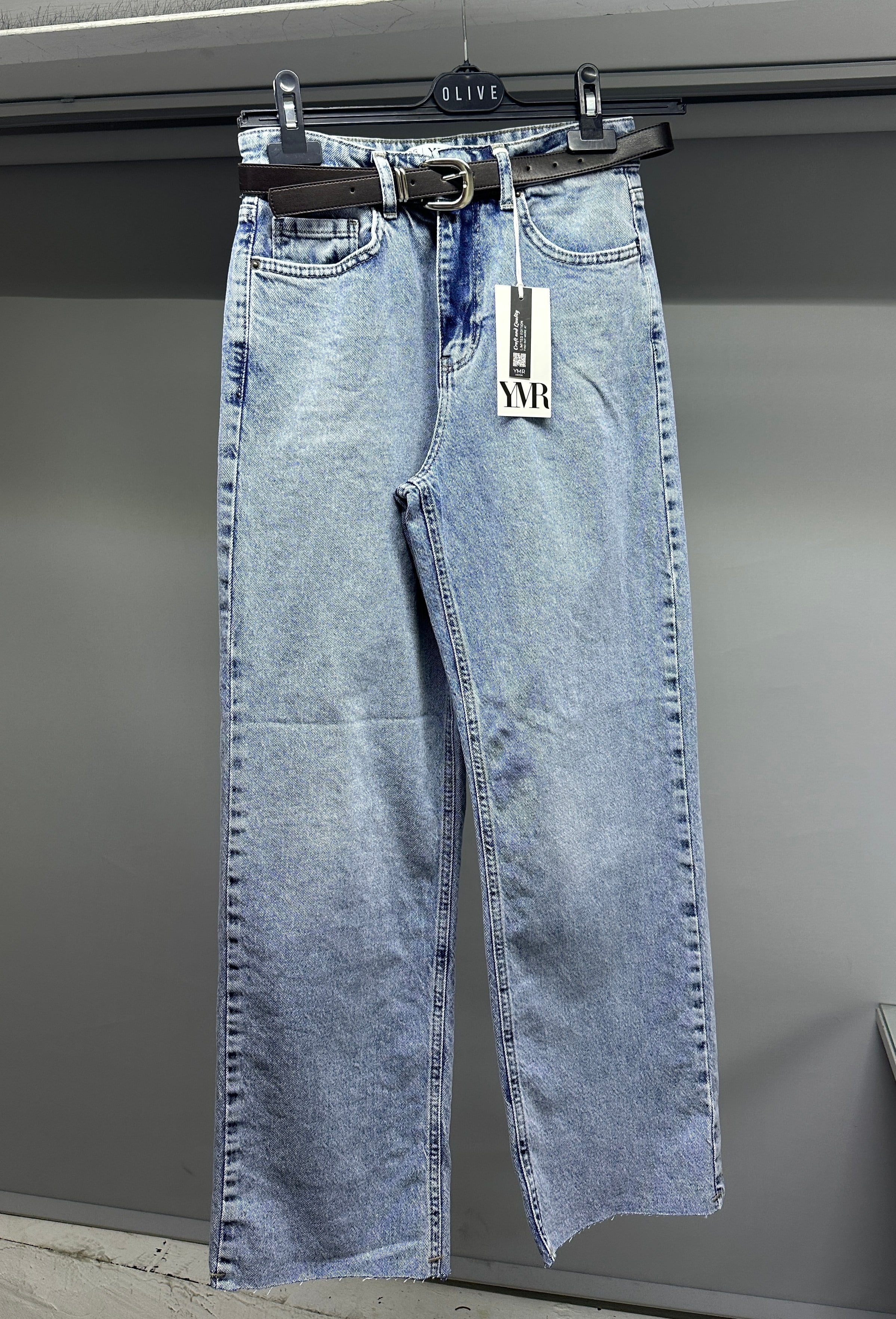OLIVE-25433 KEMERLİ KESİK JEAN PANT. AÇIK MAVİ