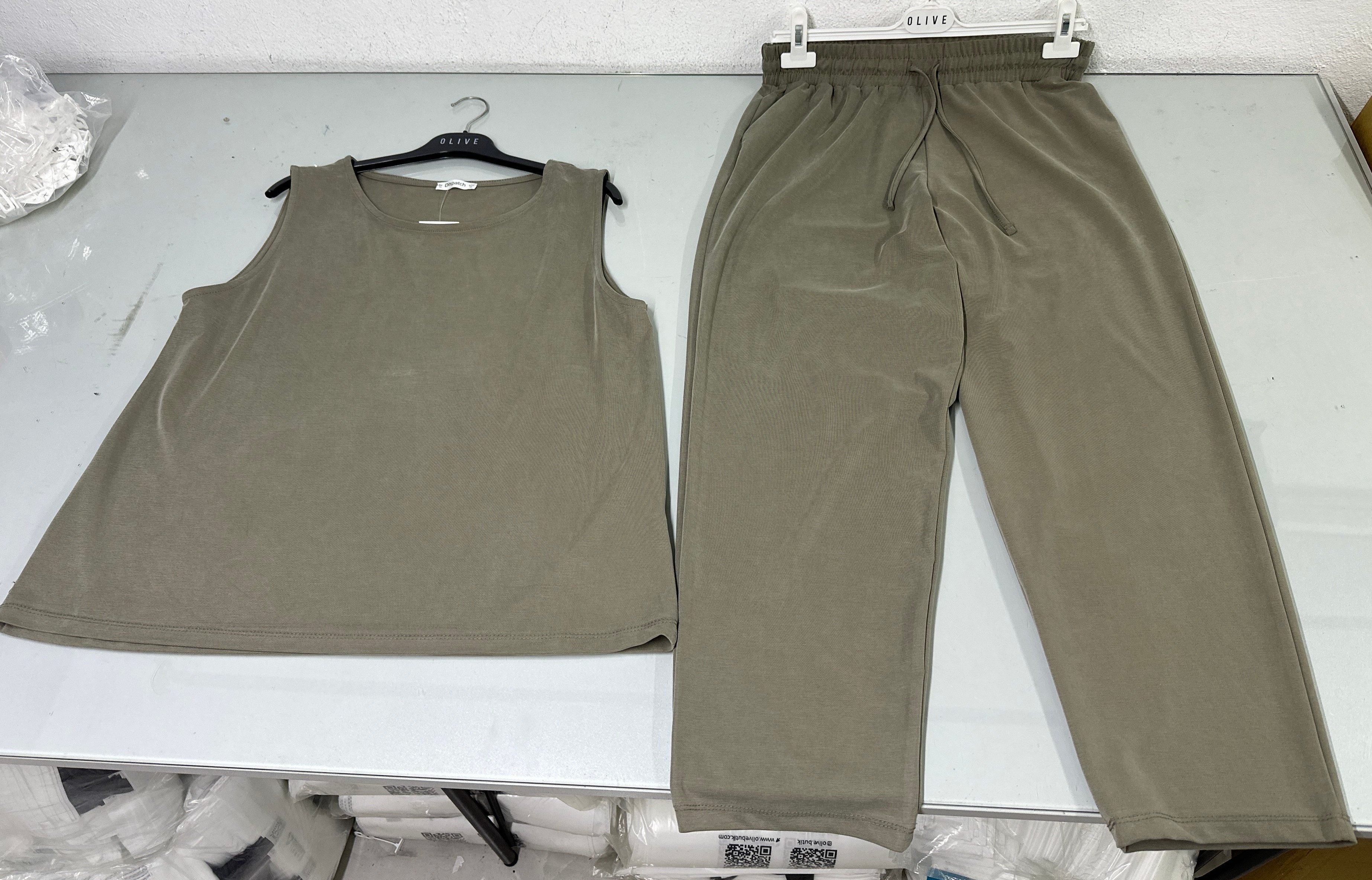 OLIVE-4892 PİKE KOLSUZ MODAL TAKIM YEŞİL