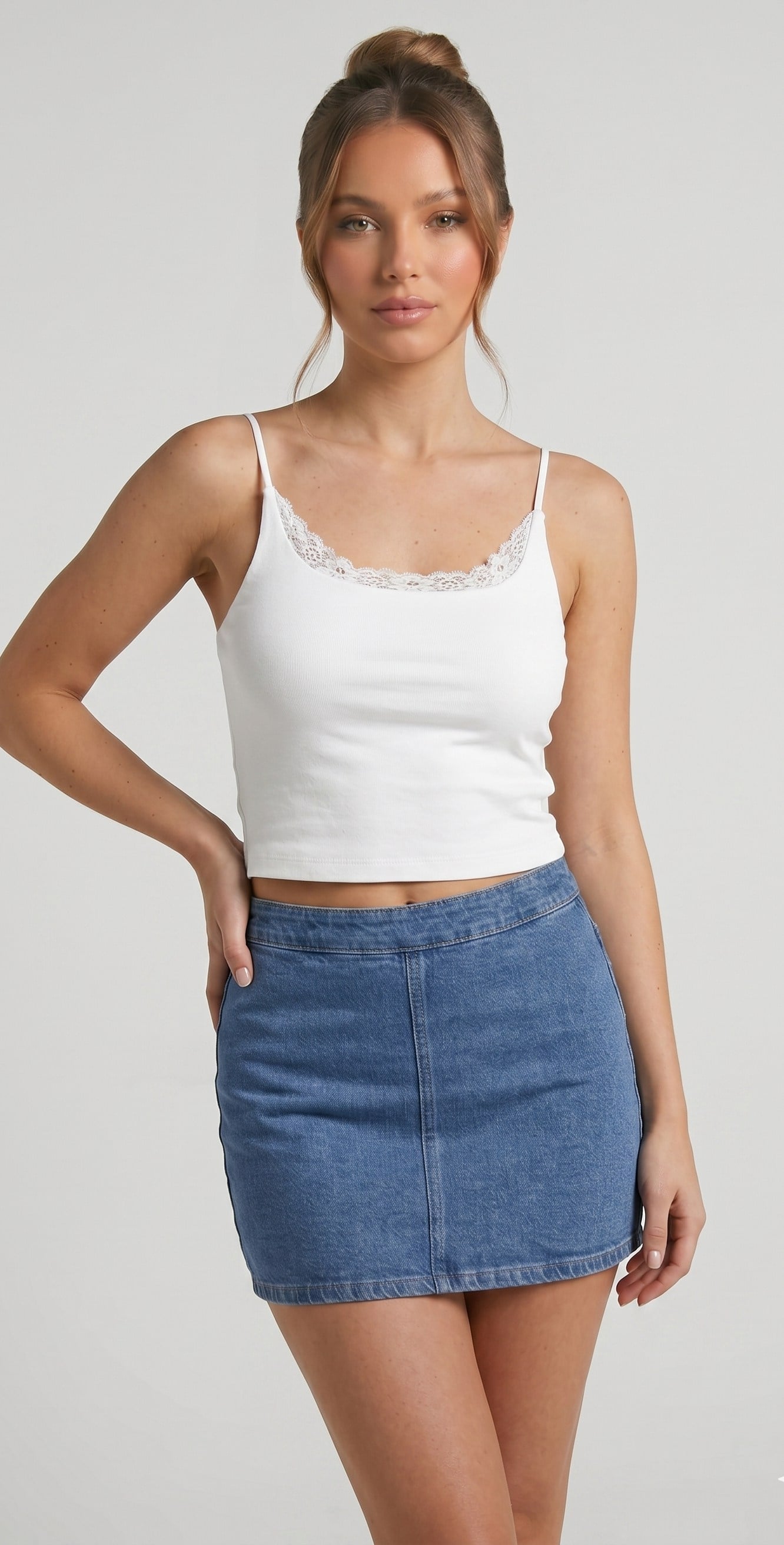 OLIVE-L02077 DANTEL ASKILI BODY BEYAZ