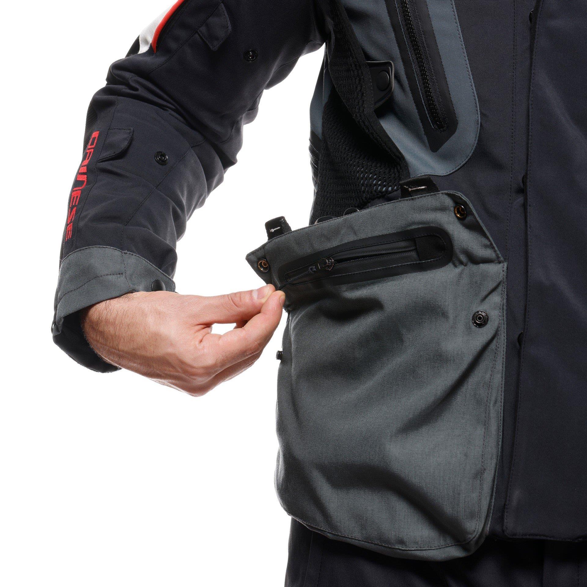 Dainese Carve Master 4 Gore-Tex Mont Ebony Black | TouringDainese Carve Master 4 Ebony Black Gore-tex Mont